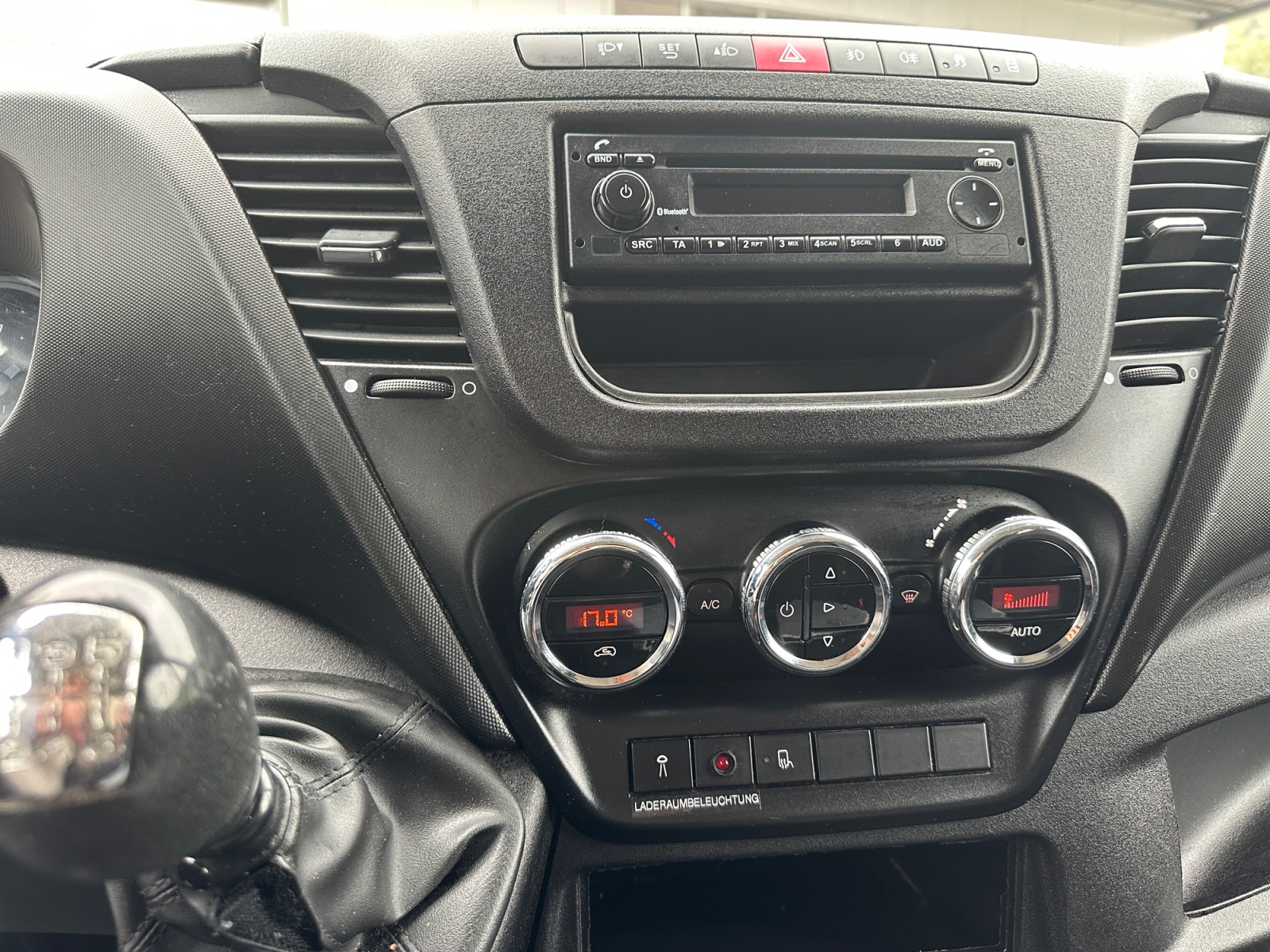 IVECO 35 S 15 Koffer Hebebühne AHK-image-9