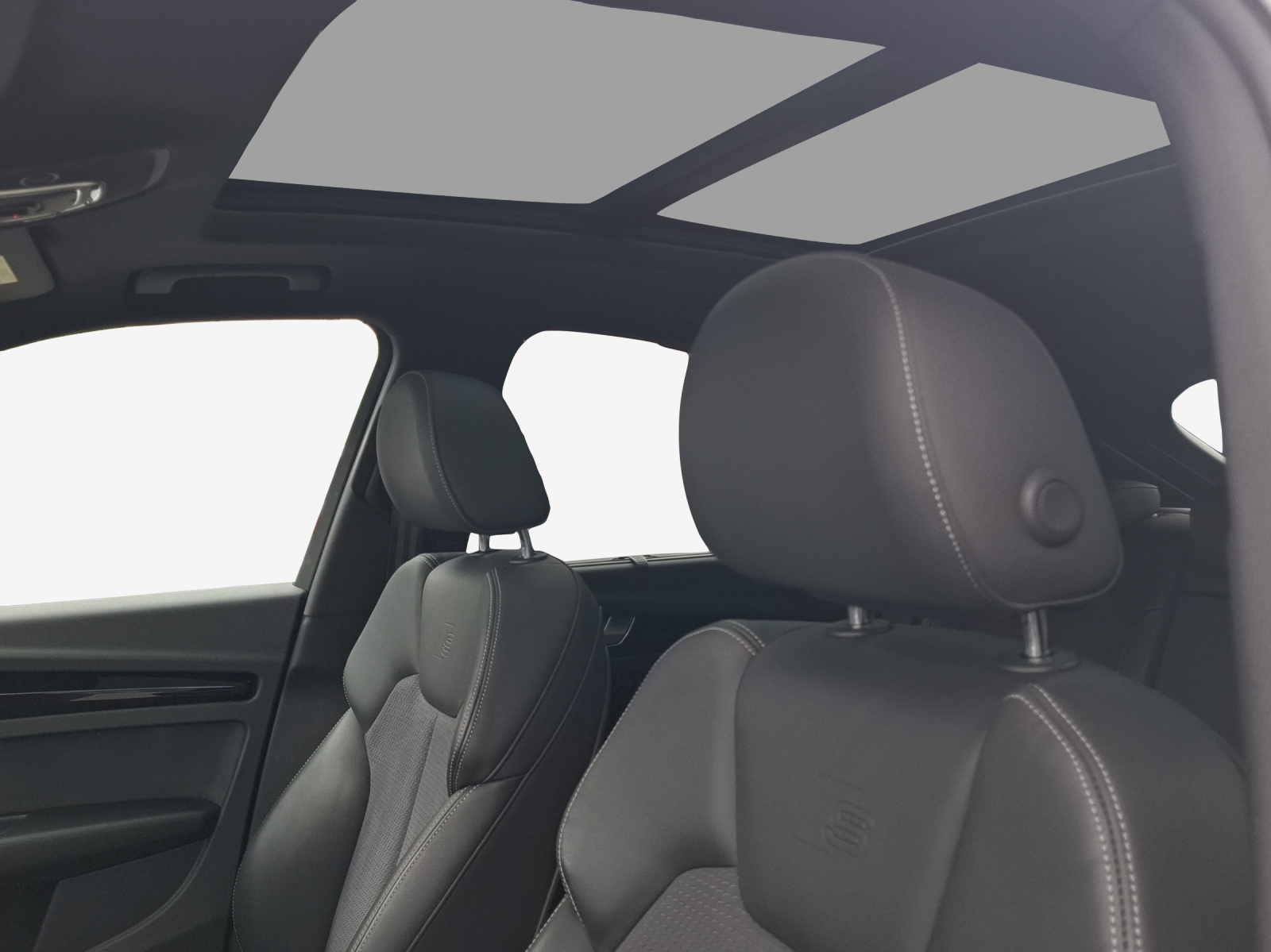 AUDI Q5 Sportback 40 TDI Blackedition quattro S-tronic-image-13