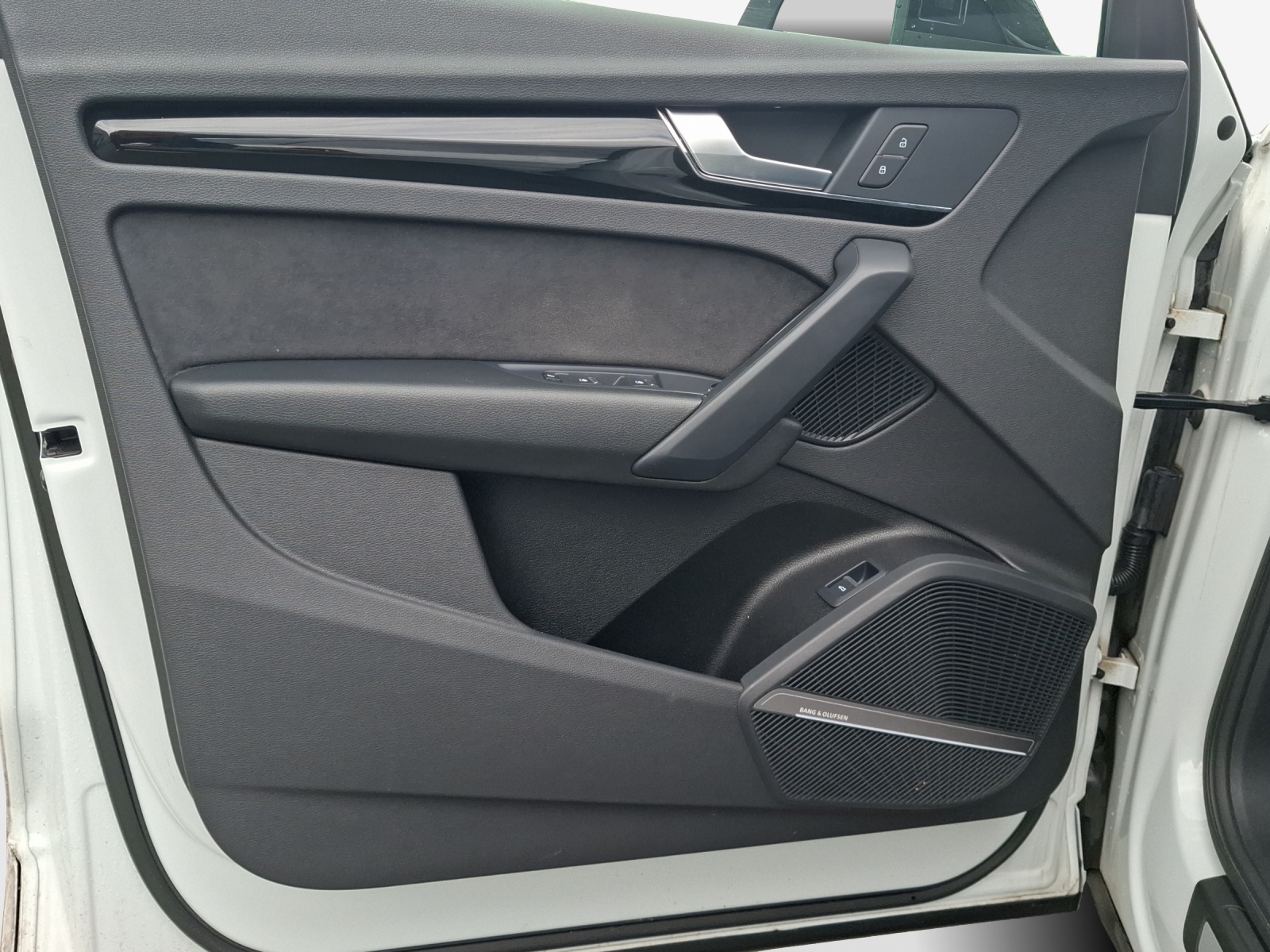 AUDI Q5 Sportback 40 TDI Blackedition quattro S-tronic-image-15