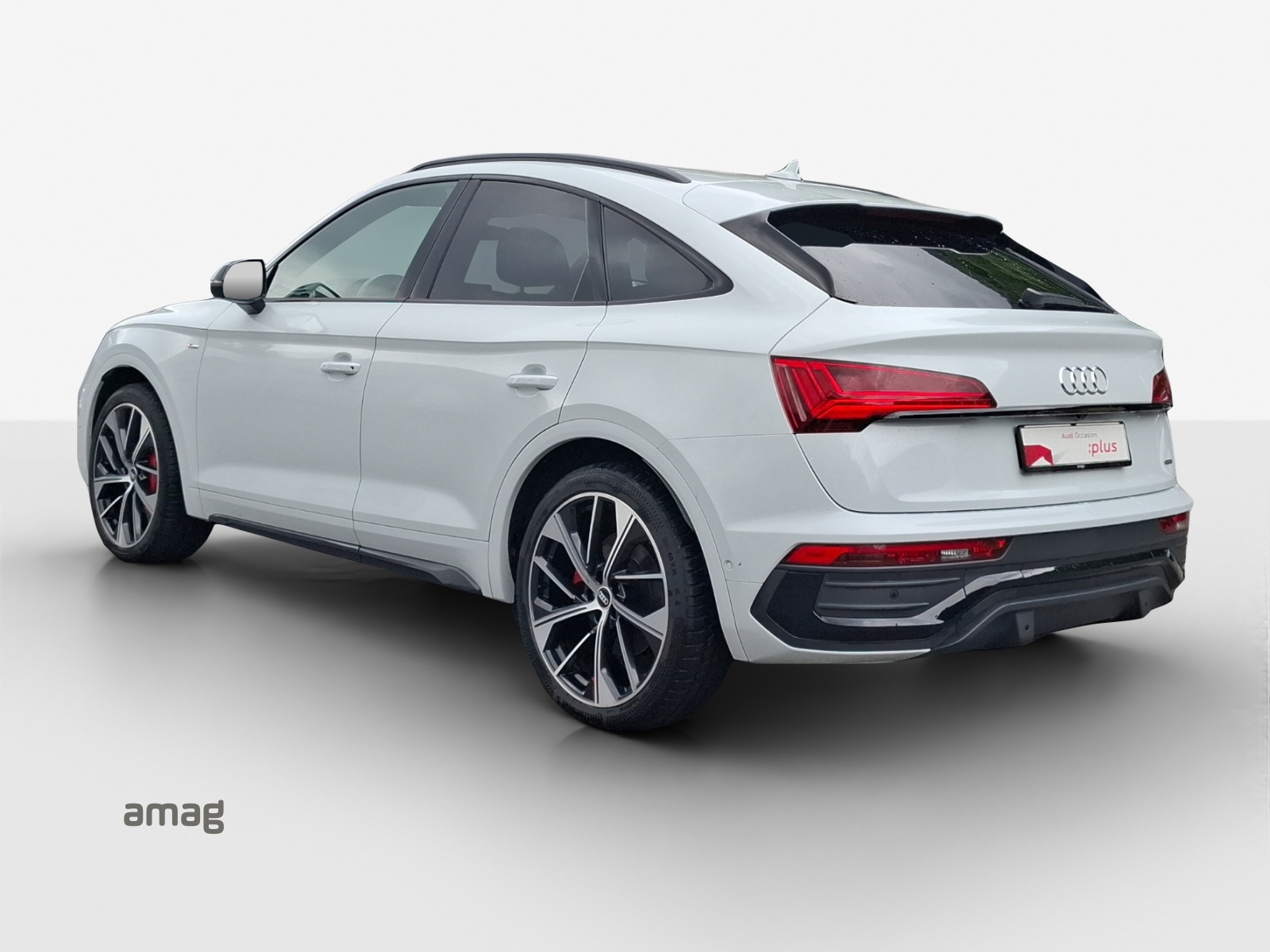 AUDI Q5 Sportback 40 TDI Blackedition quattro S-tronic-image-2