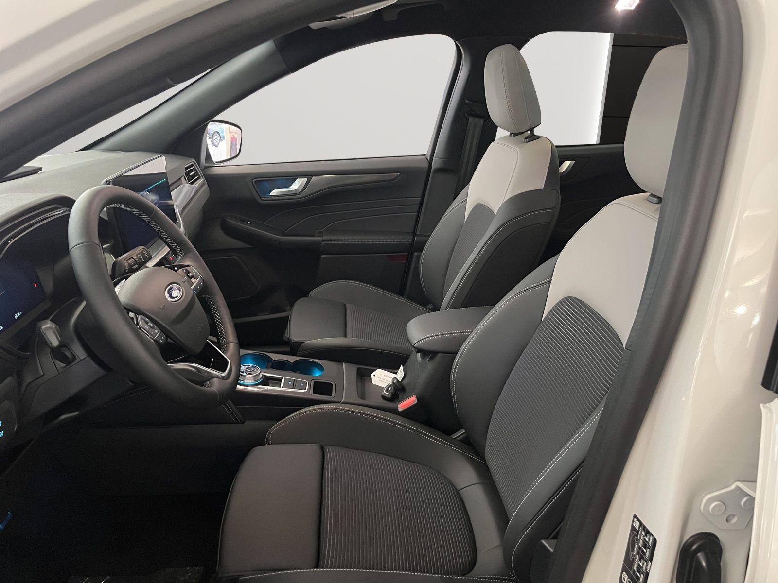 Image FORD KUGA Kuga 2.5 FHEV Sound Edition 4WD