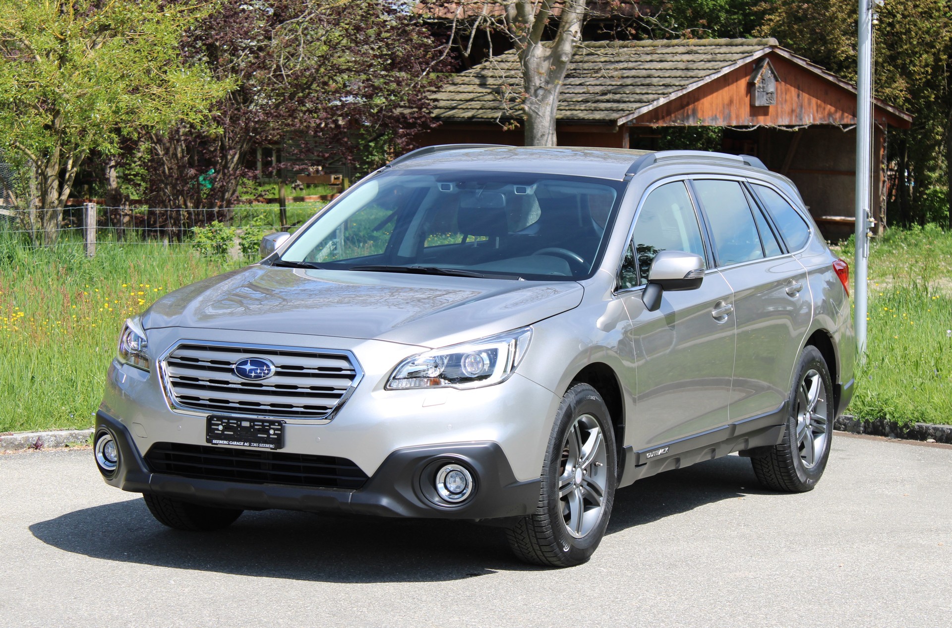SUBARU Outback 2.5i Swiss AWD Lineartronic-image-4