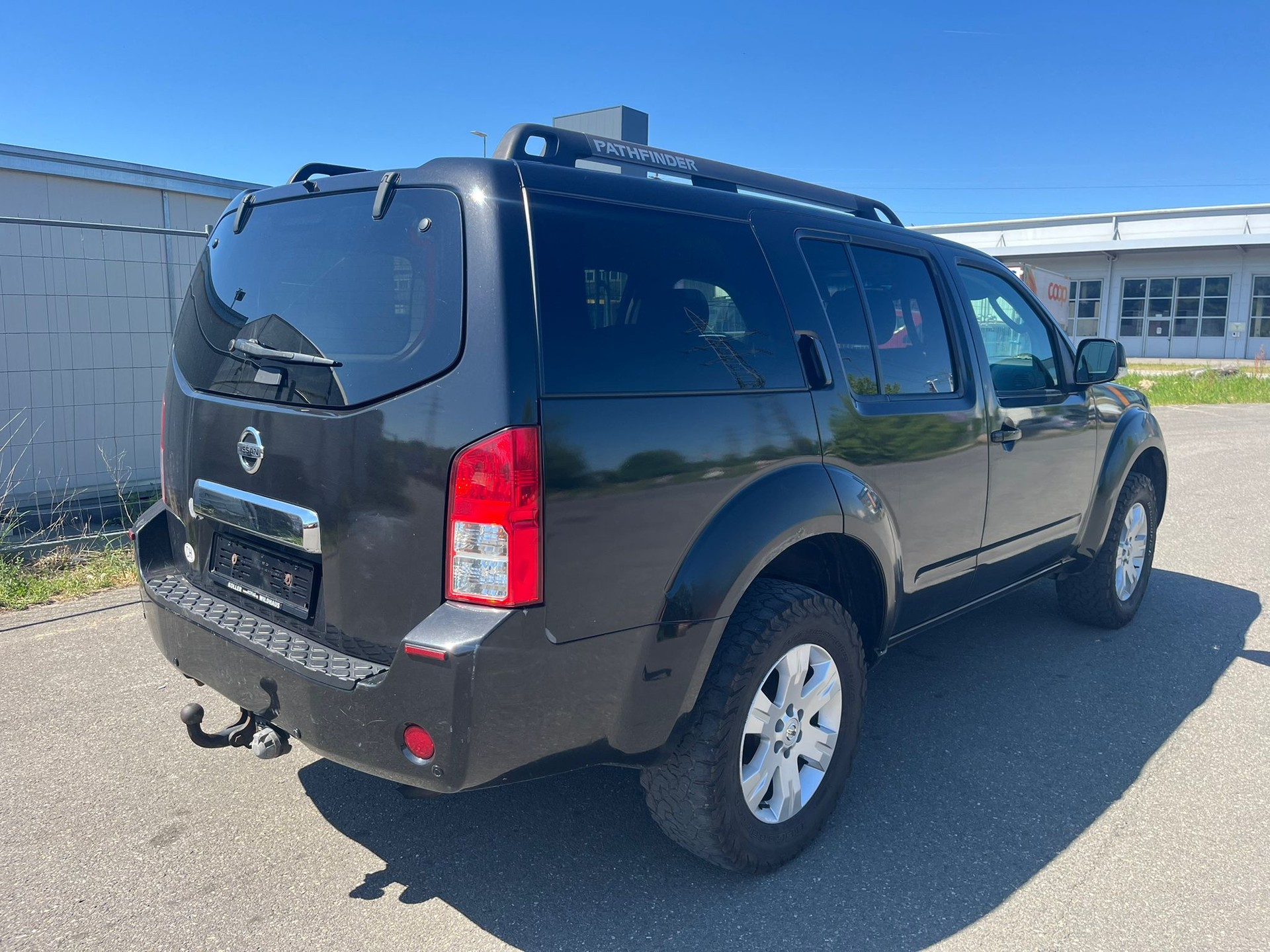 NISSAN Pathfinder 2.5 dCi LE-image-3