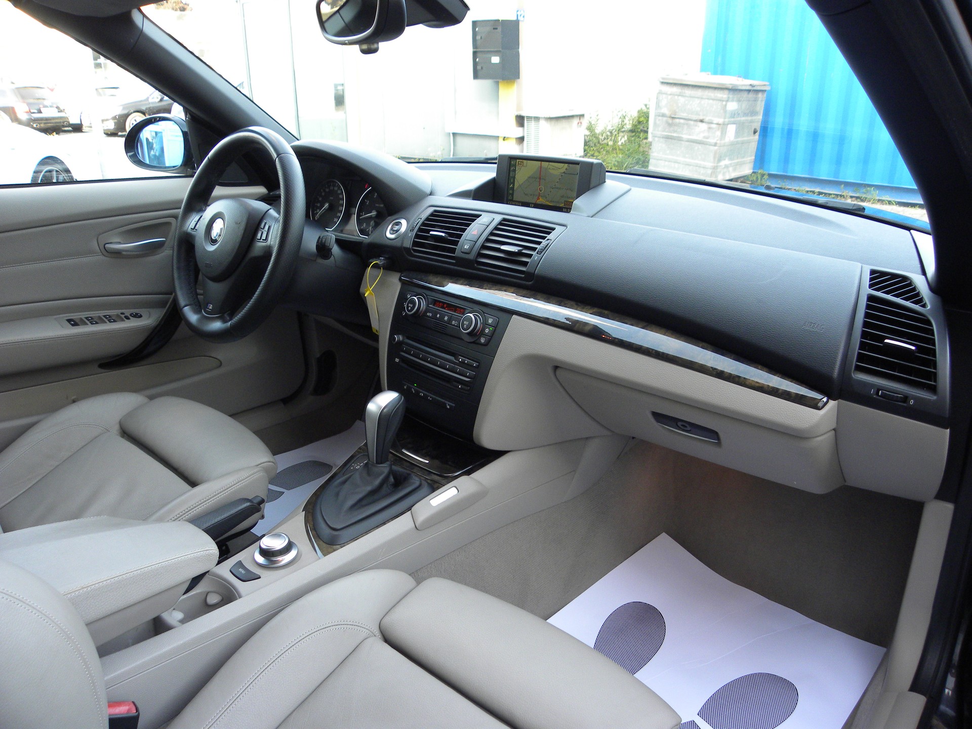 BMW 125i Cabrio Steptronic M-Sportpaket-image-5
