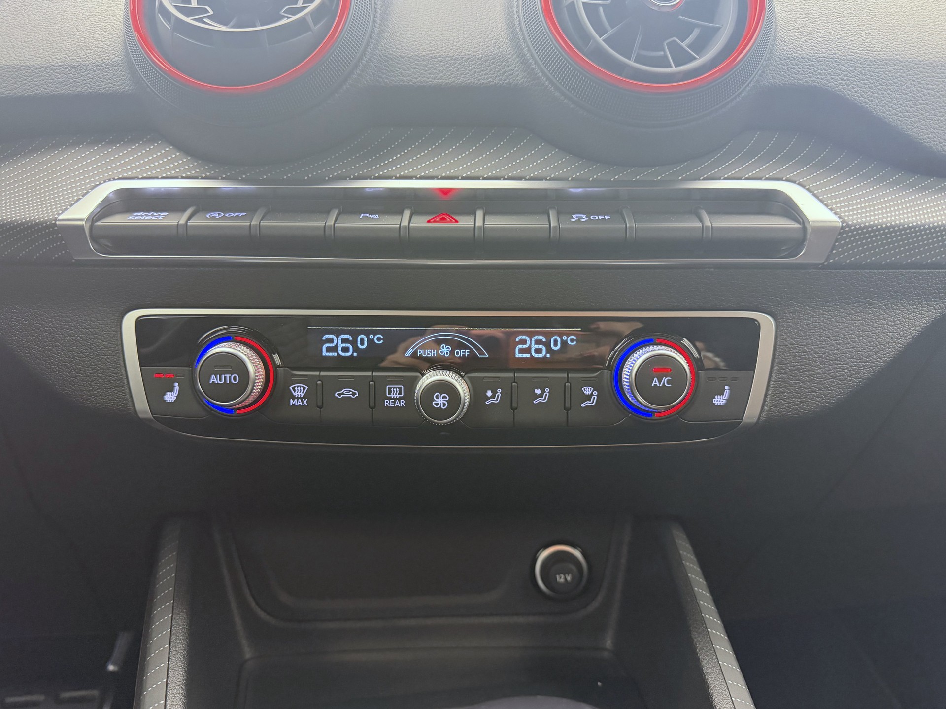 AUDI SQ2 TFSI quattro S-tronic-image-14