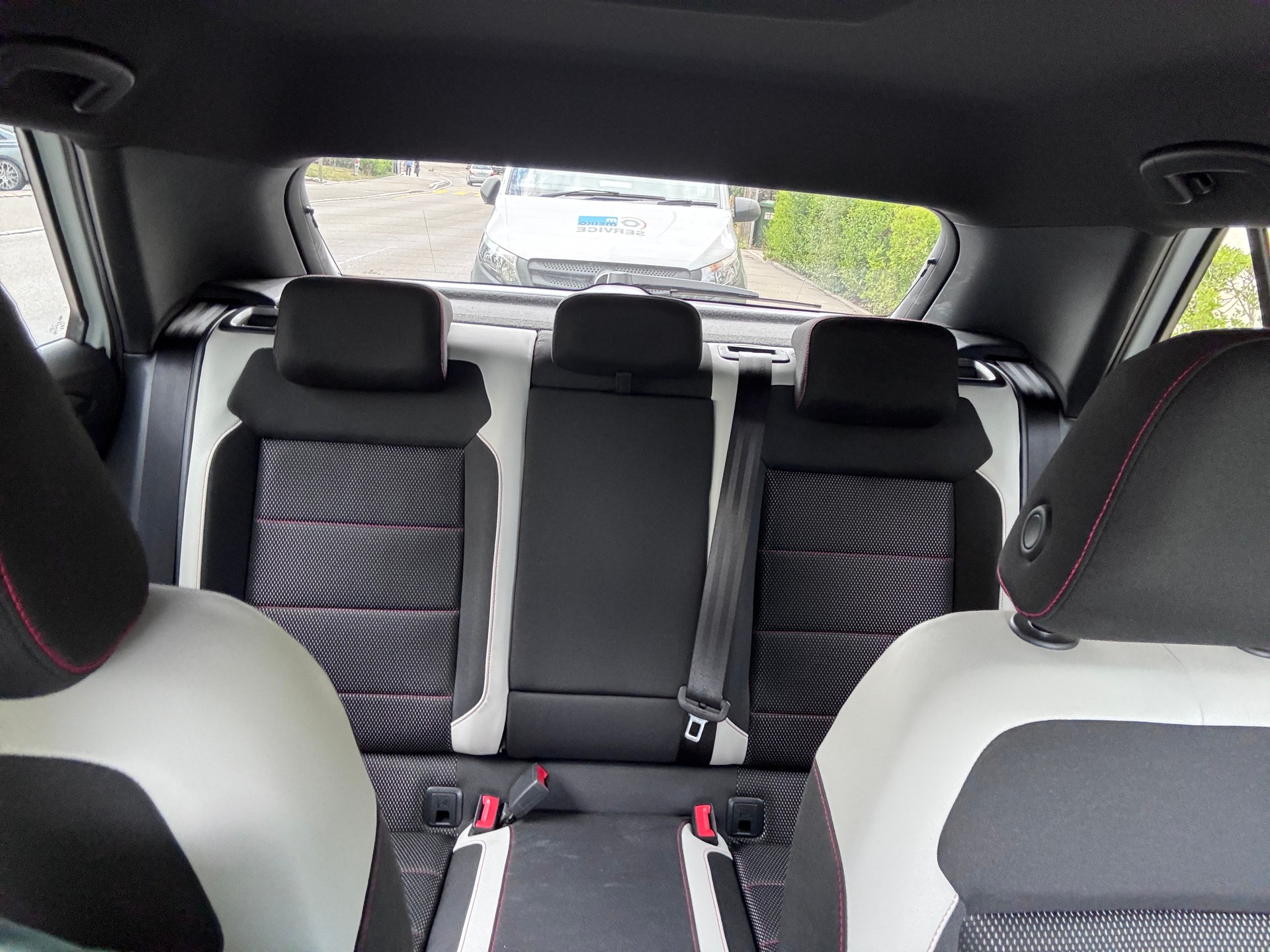 VW VW T-Roc 70th anniversary-image-6