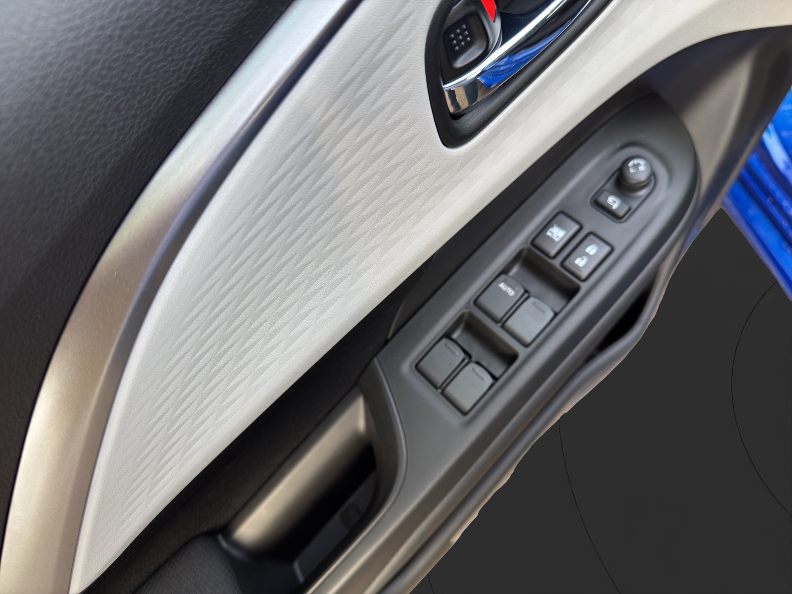 SUZUKI Swift 1.2 Sakura Top Hybrid-image-12