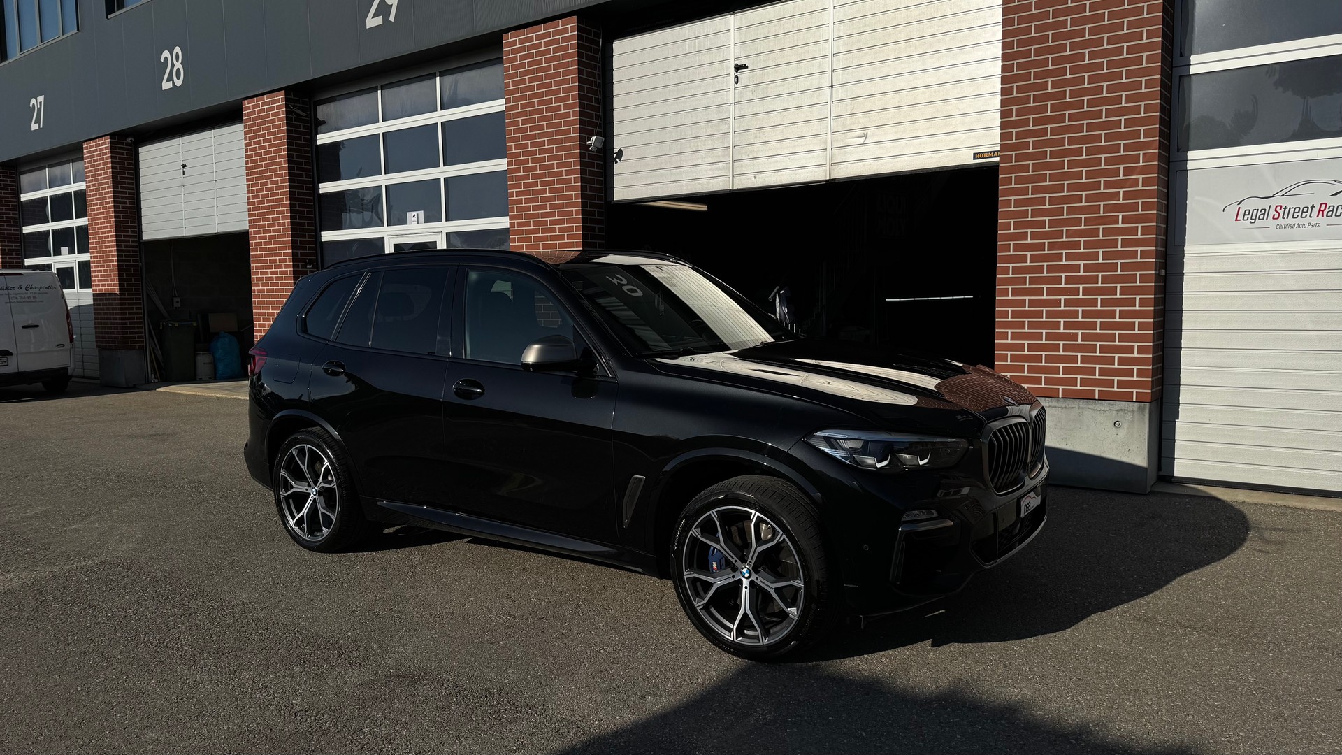 BMW X5 xDrive M50d Steptronic AHK. 3.5T-showroom-element-1