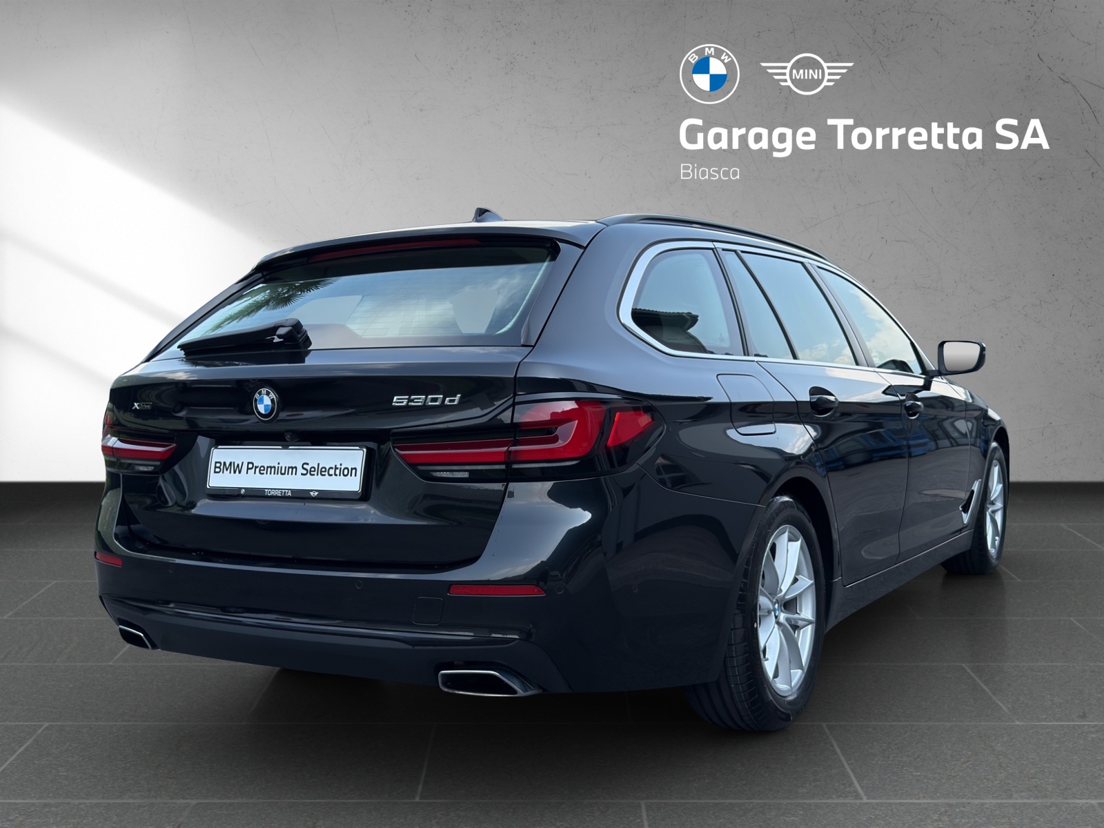 BMW 530d xDrive 48V Touring M Sport Steptronic-image-4