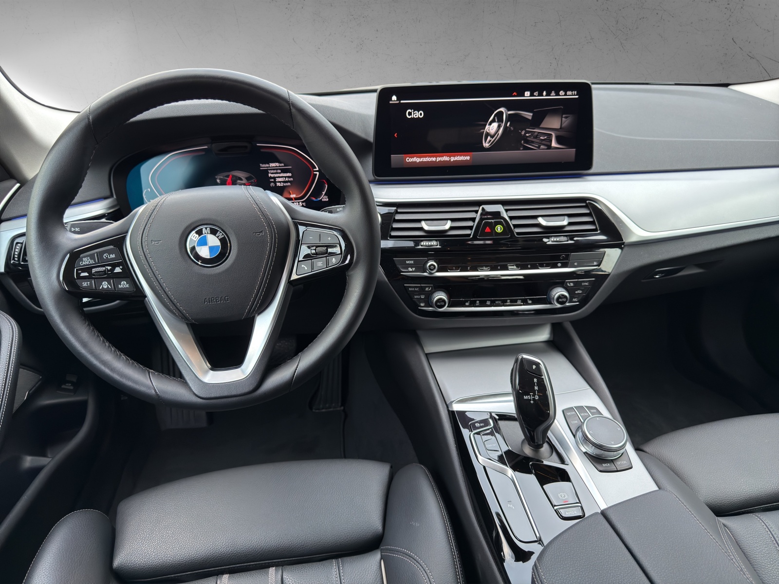 BMW 530d xDrive 48V Touring M Sport Steptronic-image-13