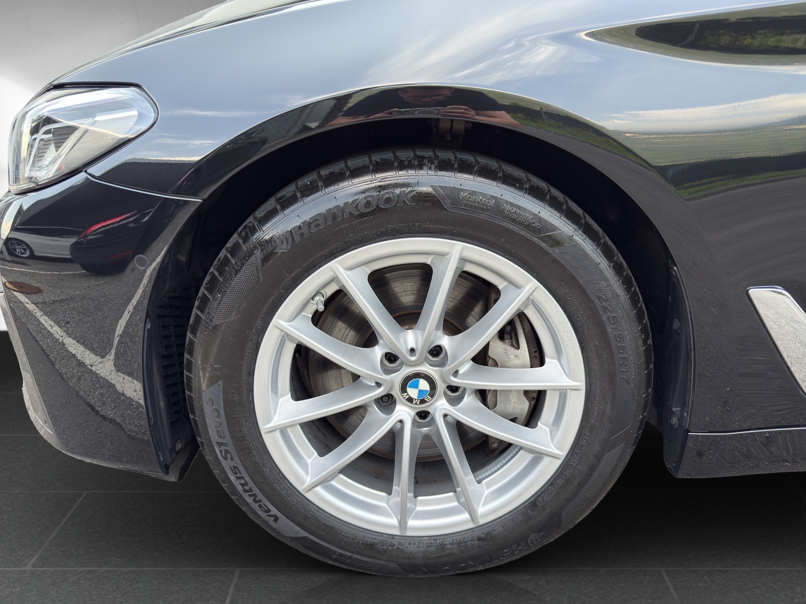 BMW 530d xDrive 48V Touring M Sport Steptronic-image-8