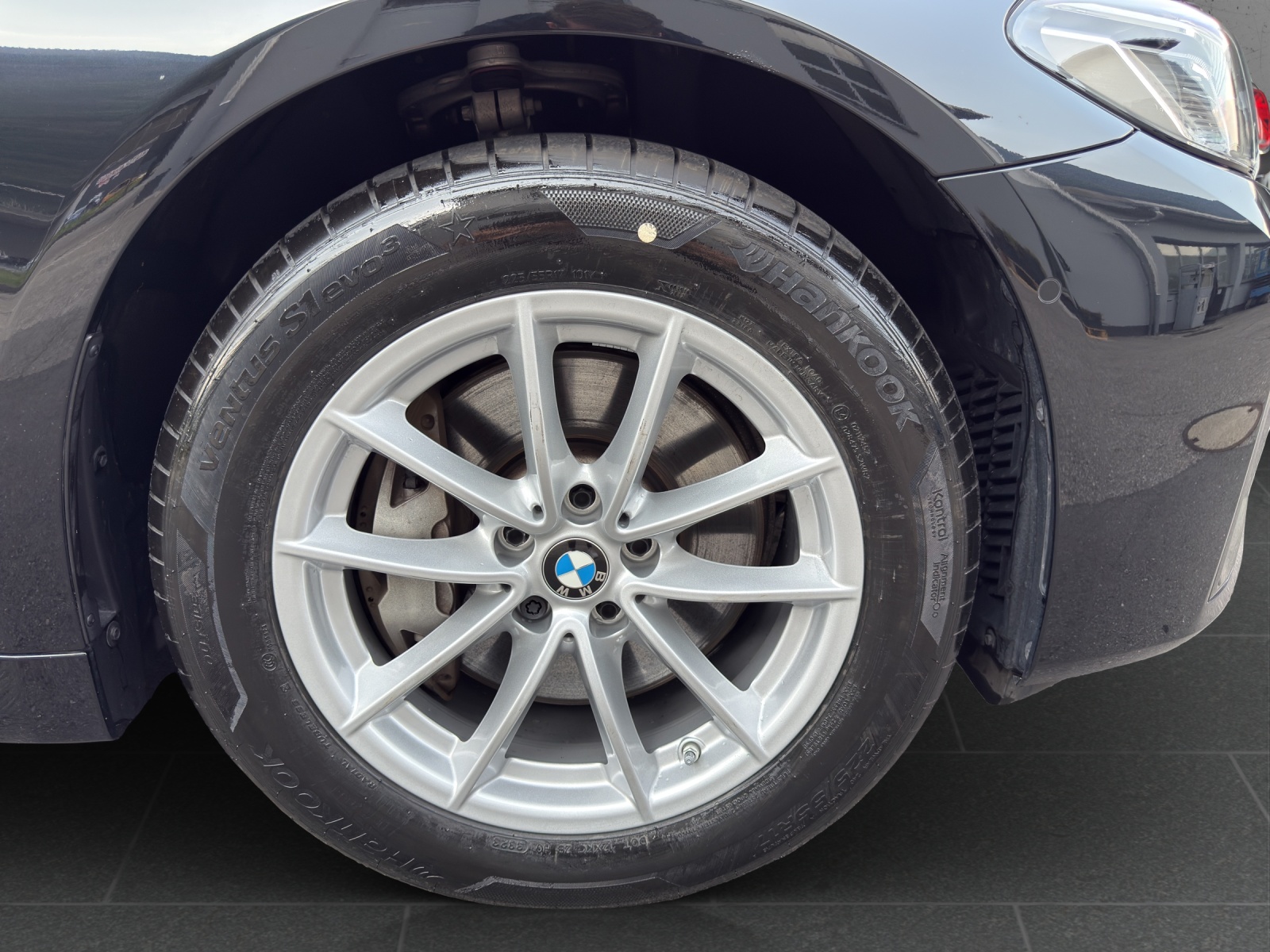BMW 530d xDrive 48V Touring M Sport Steptronic-image-9