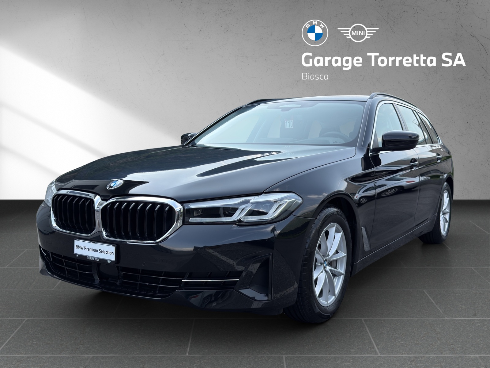 BMW 530d xDrive 48V Touring M Sport Steptronic-image-0