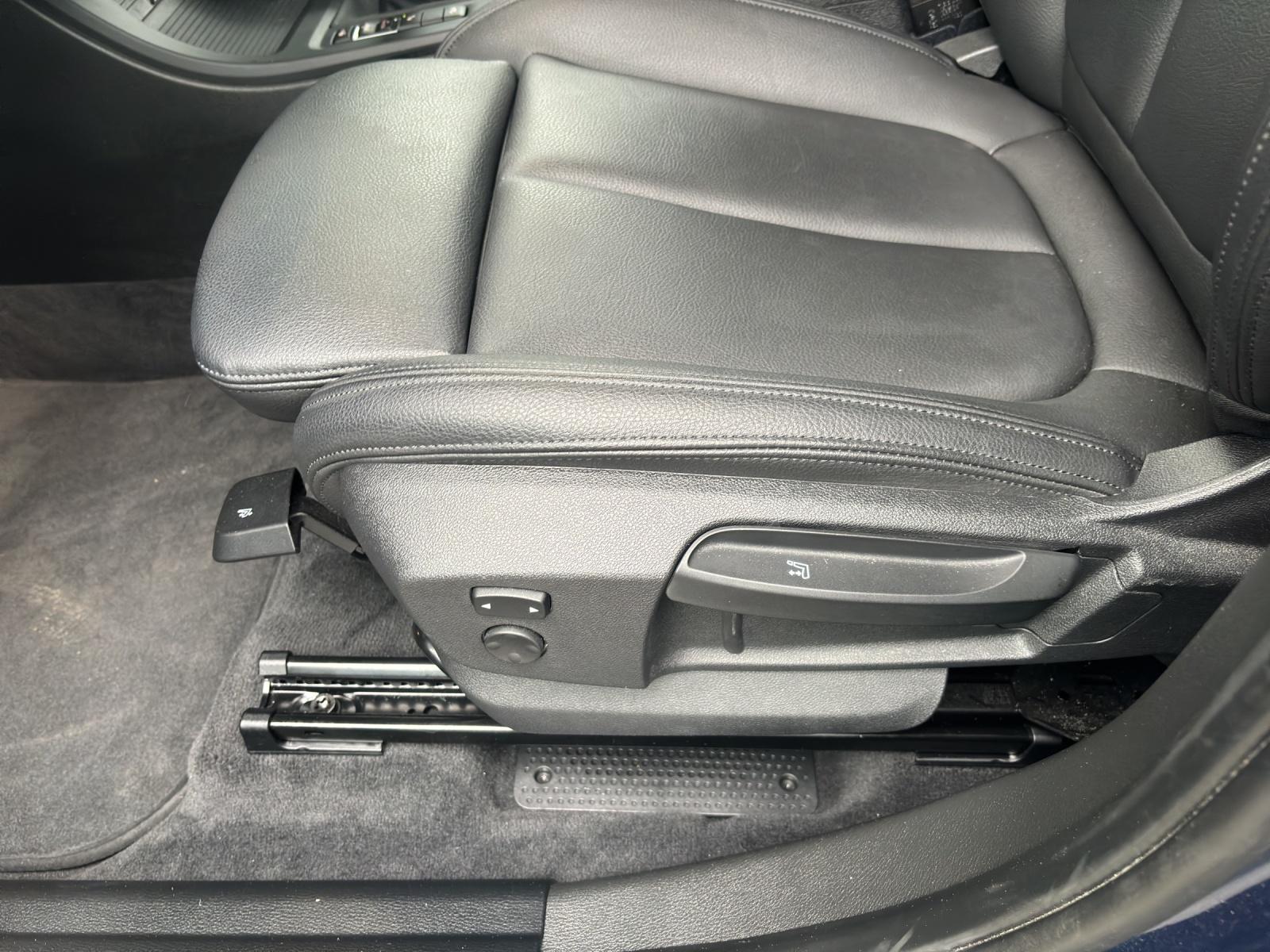 BMW X1 20i xDrive SAG-image-18
