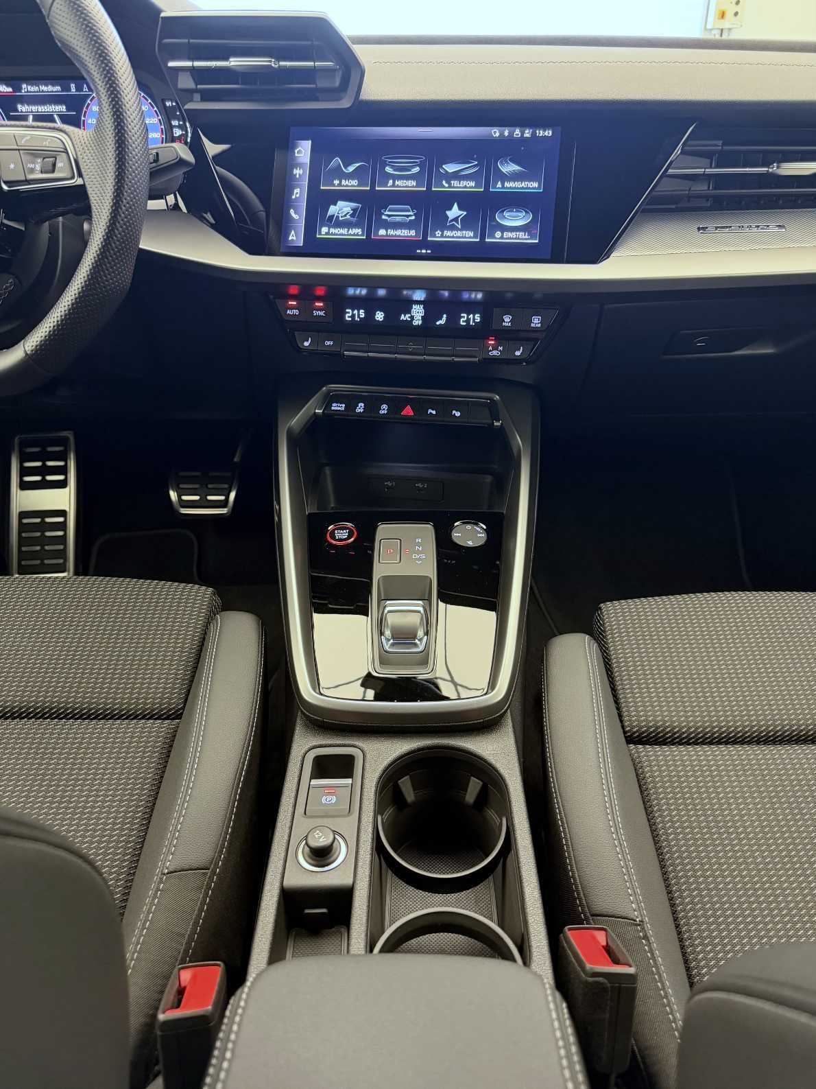AUDI S3 Sportback 2.0 TFSI quattro S-tronic-image-11