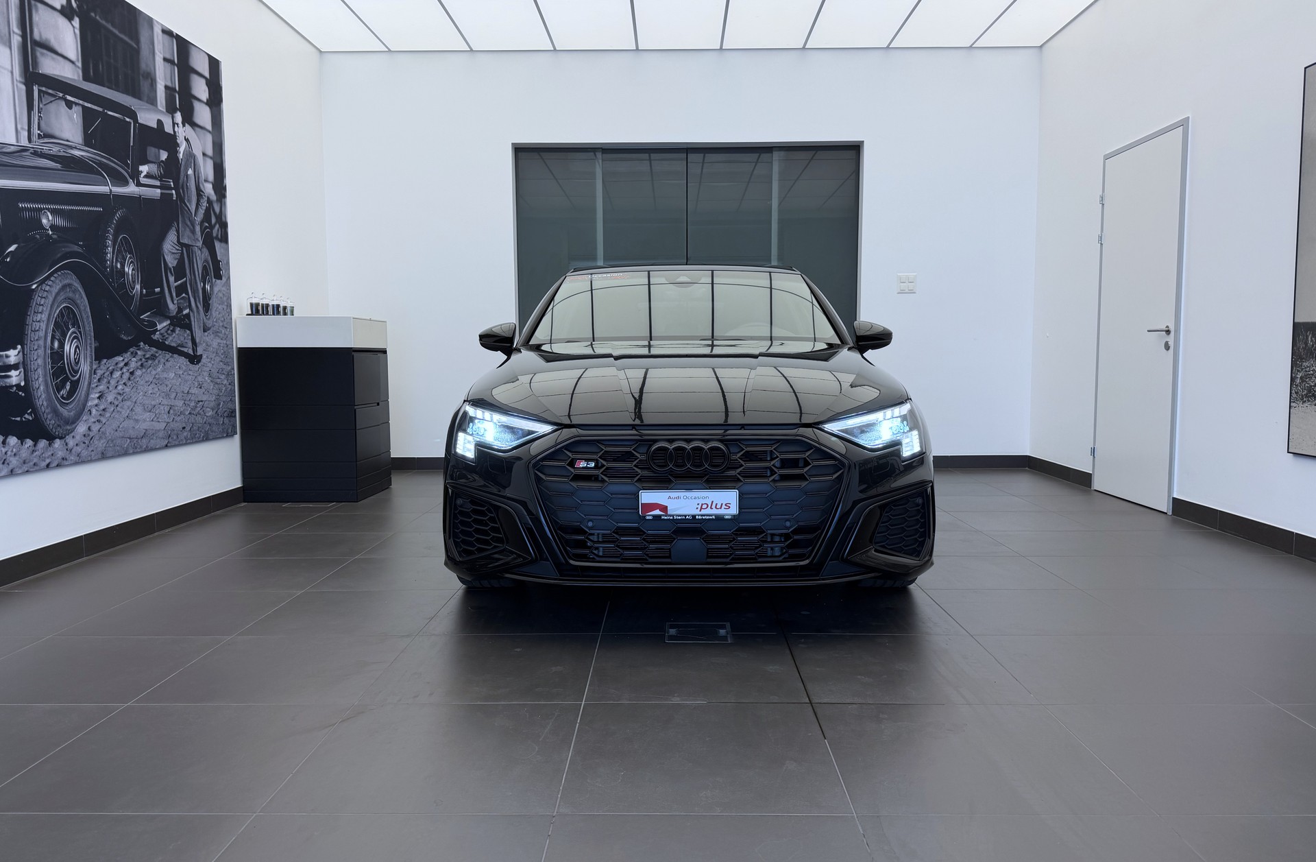 AUDI S3 Sportback 2.0 TFSI quattro S-tronic-showroom-element-1
