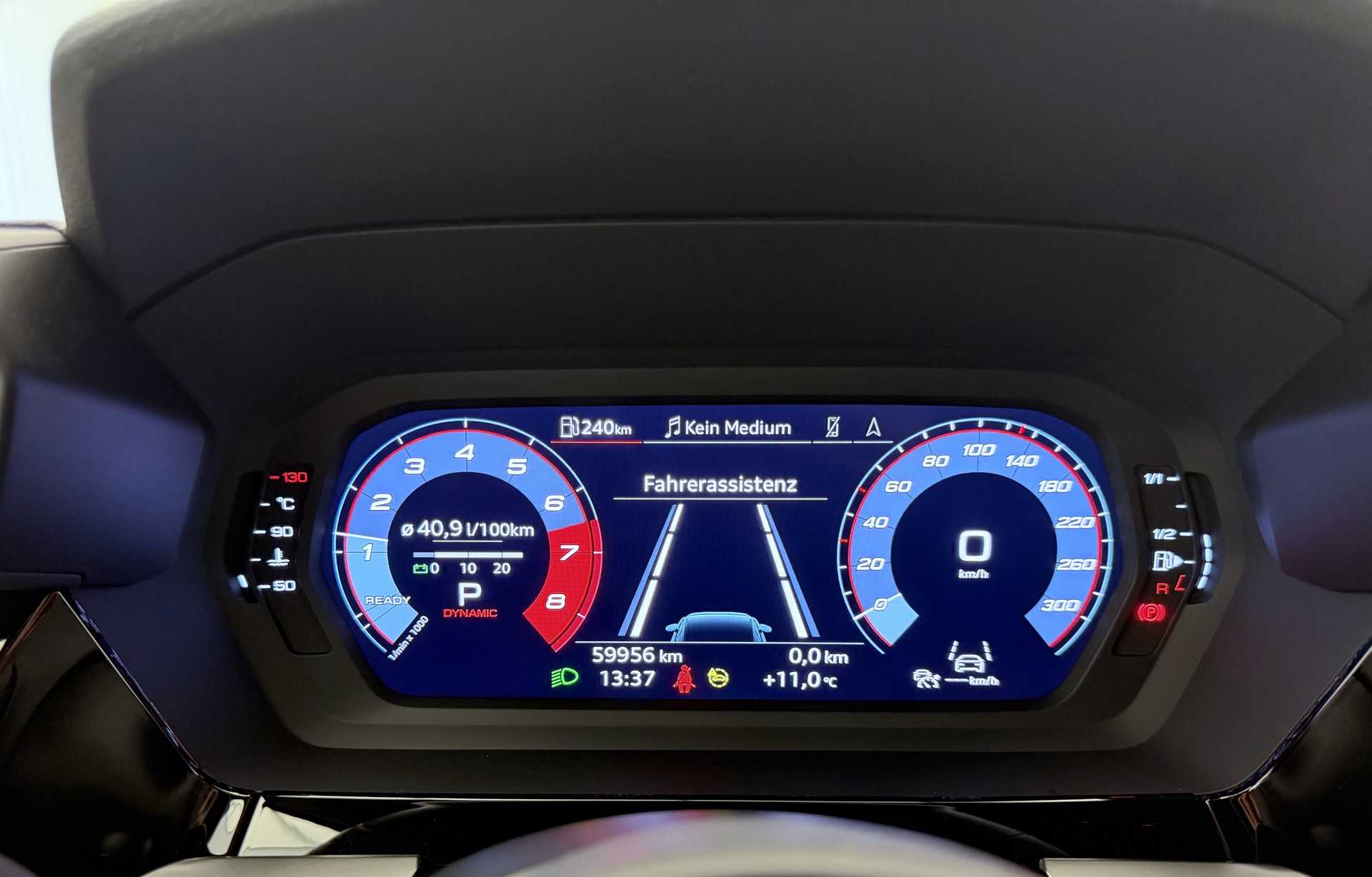 AUDI S3 Sportback 2.0 TFSI quattro S-tronic-image-9