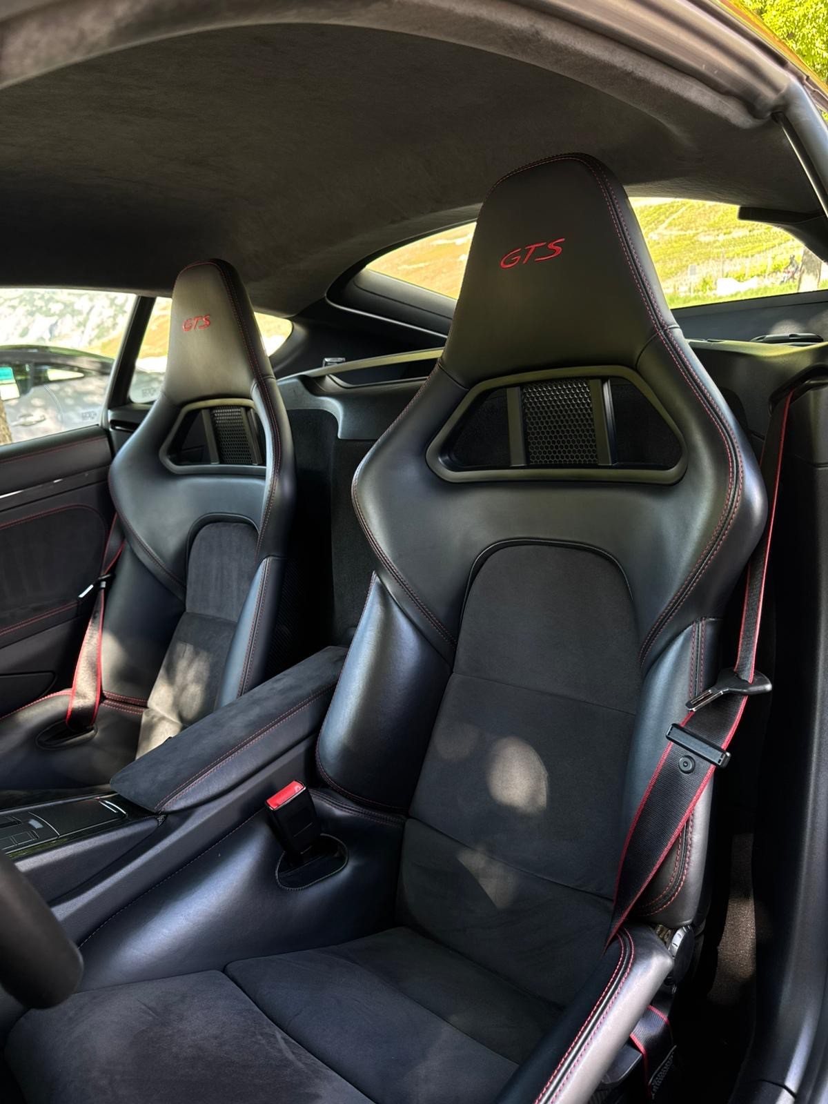 PORSCHE Cayman 981 GTS 3.4-image-6