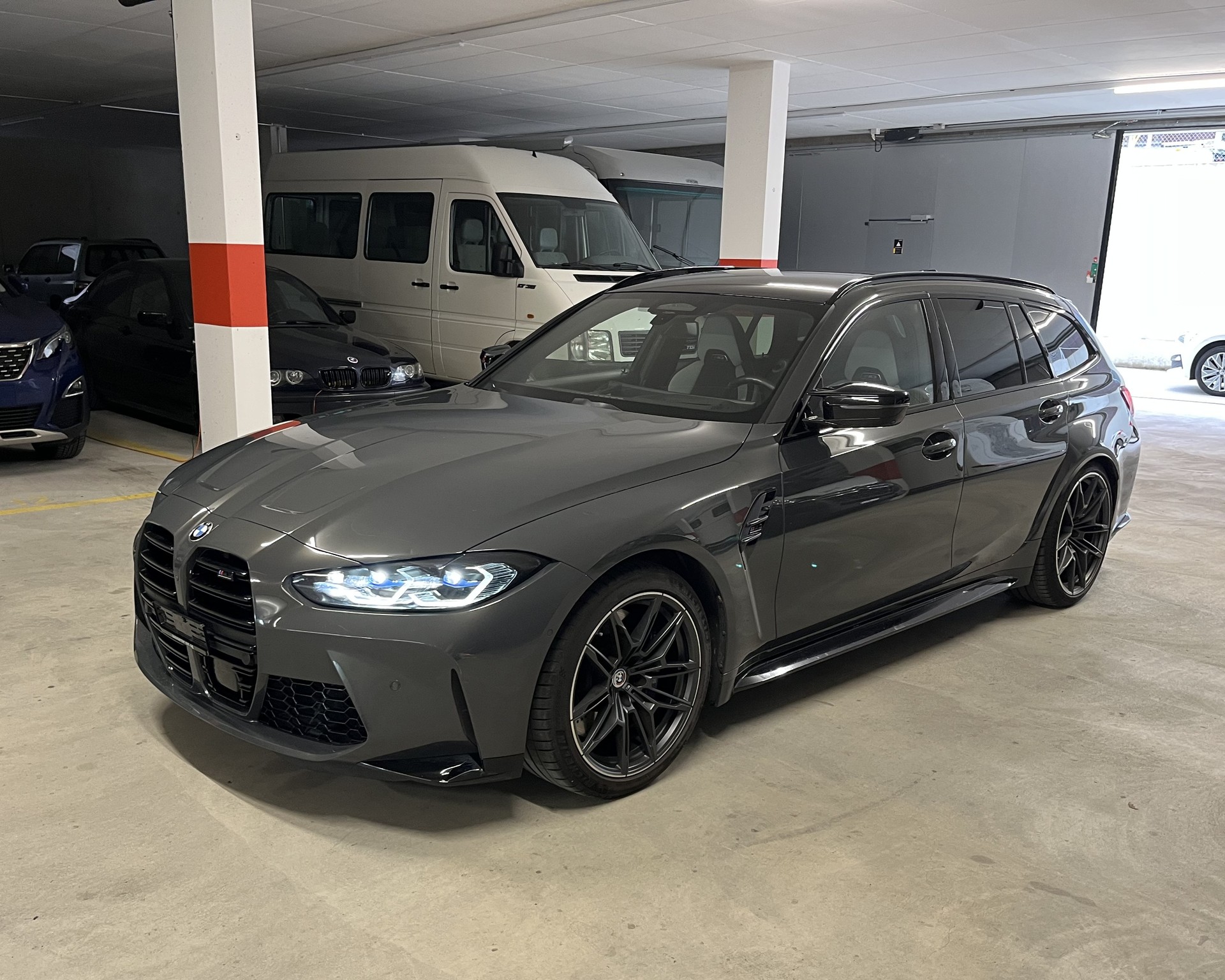 BMW M3 Competition xDrive-image-2