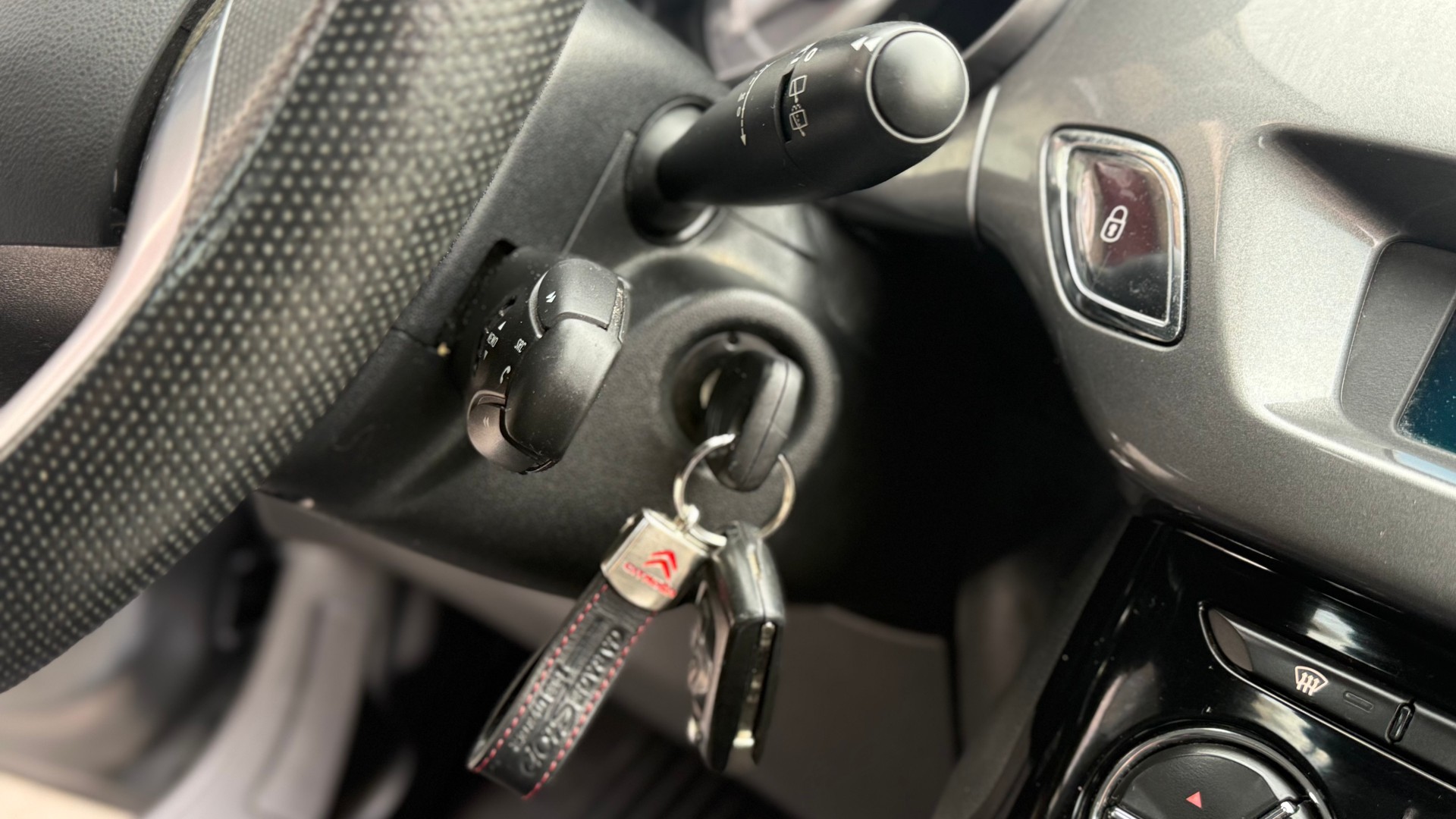 CITROEN C3 1.6i 16V Exclusive Automatic-image-12