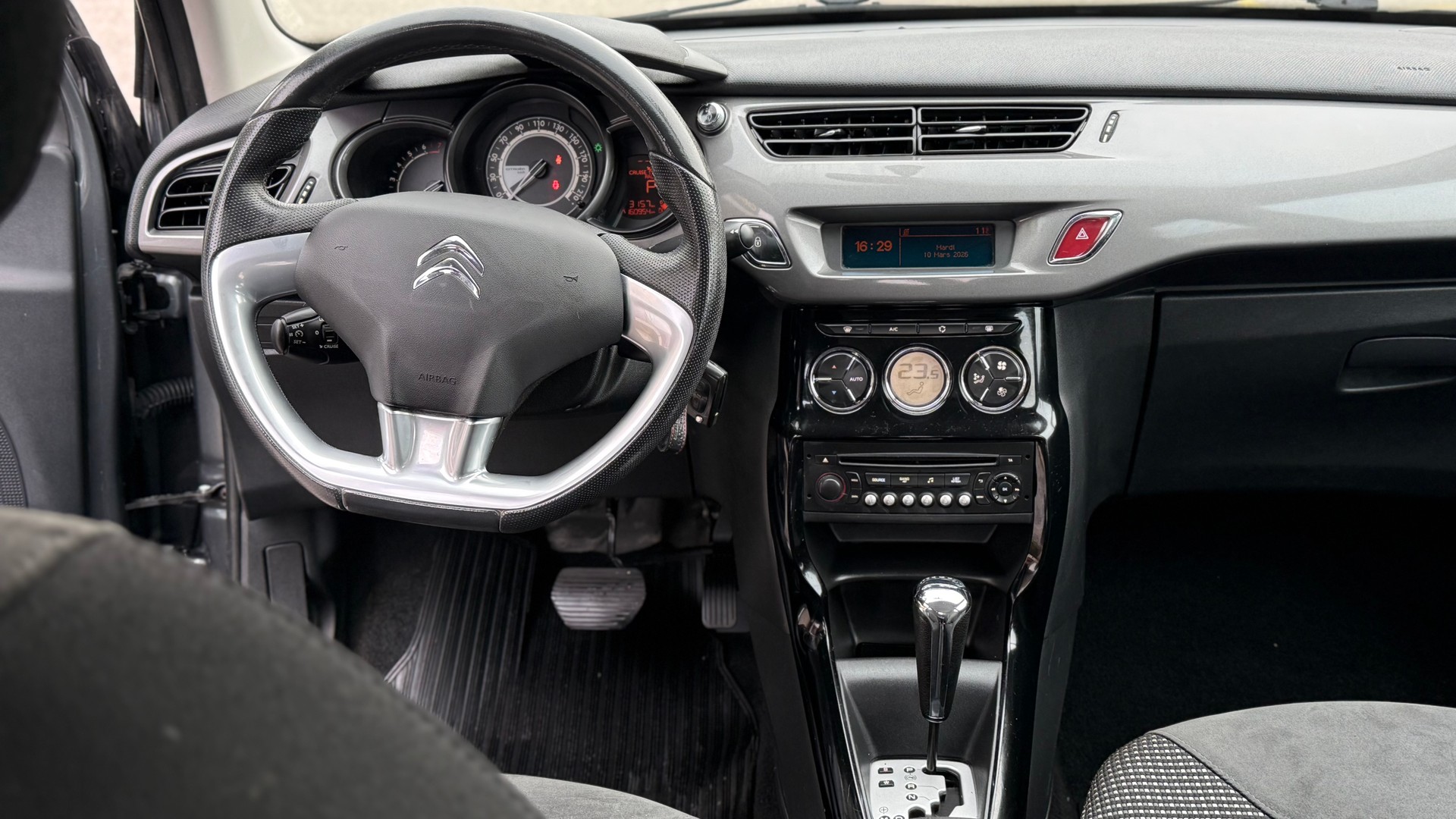 CITROEN C3 1.6i 16V Exclusive Automatic-image-8