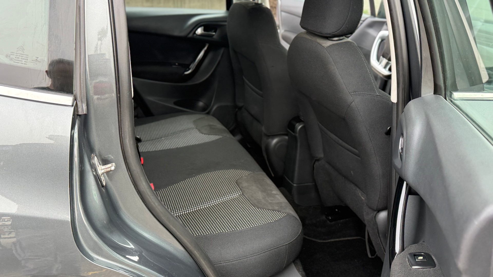 CITROEN C3 1.6i 16V Exclusive Automatic-image-9