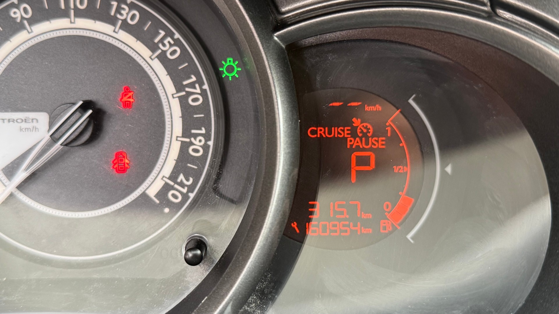 CITROEN C3 1.6i 16V Exclusive Automatic-image-13