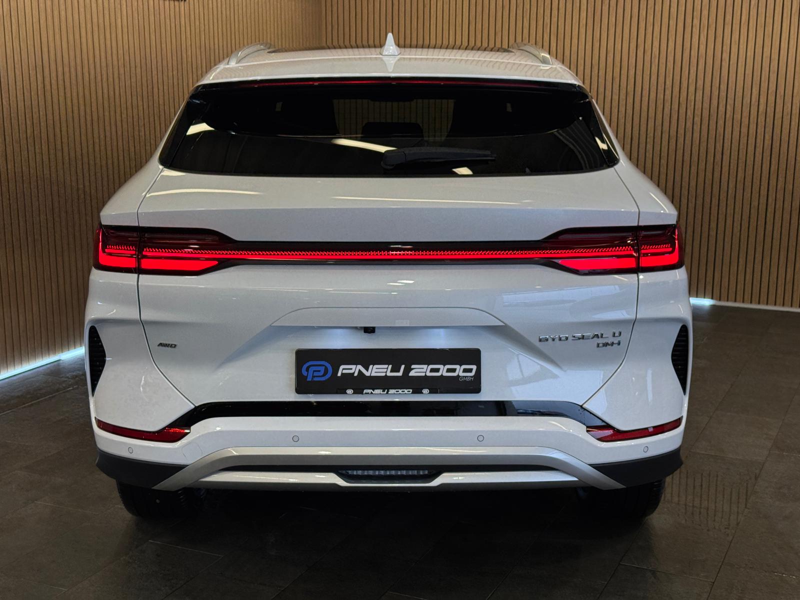 BYD Seal U DM-i Design AWD * Snow White*-image-4