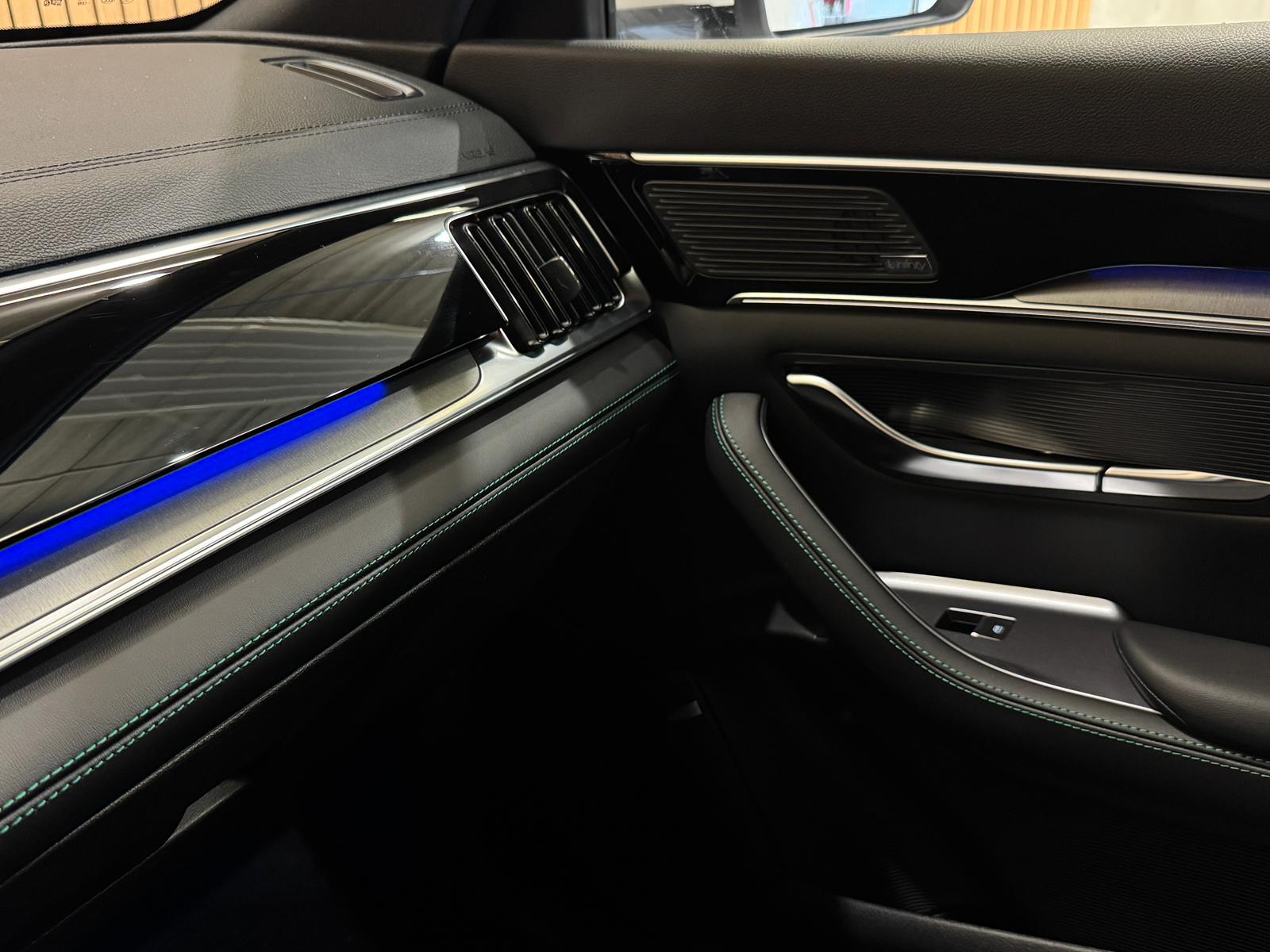 BYD Seal U DM-i Design AWD * Snow White*-image-12