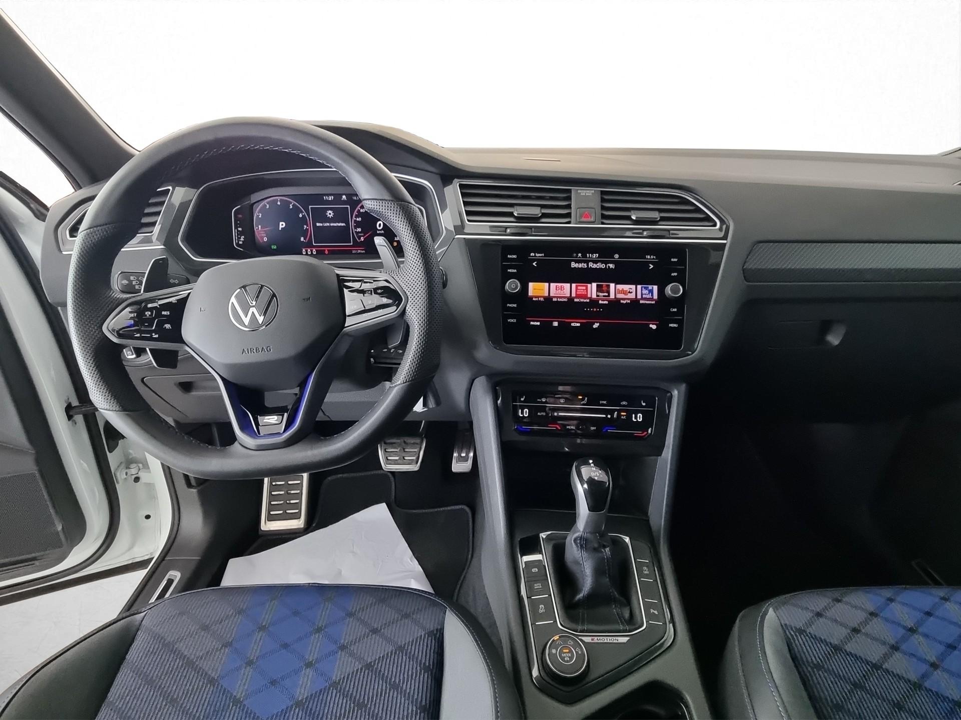 VW Tiguan 2.0TSI R 4Motion DSG-image-7
