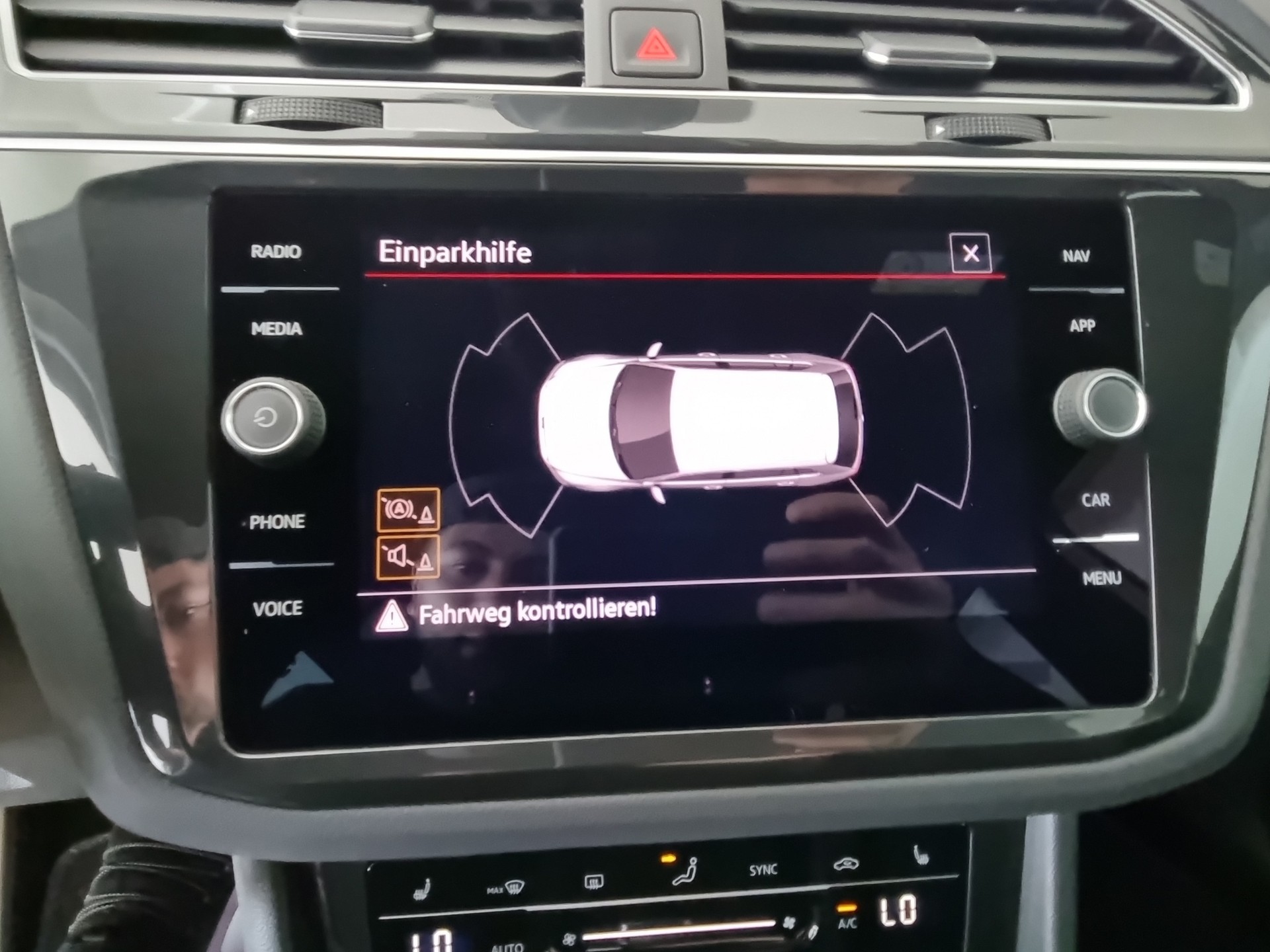 VW Tiguan 2.0TSI R 4Motion DSG-image-13
