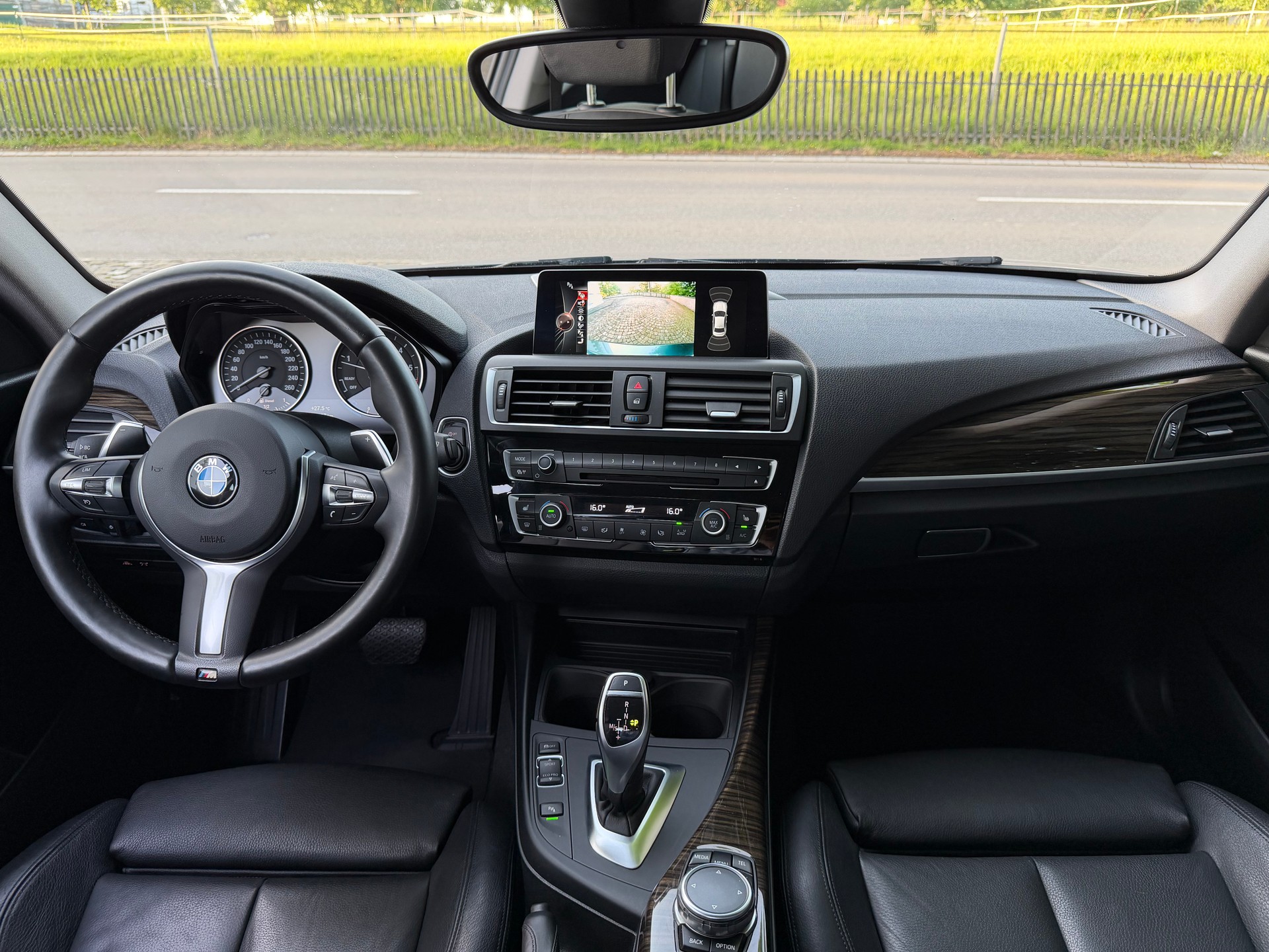 BMW 220d xDrive Luxury Line Steptronic / Frisch ab MFK / Service gepflegt / 36 Monate Garantie / 8 Fach / Leder / Navi / Xenon-image-10