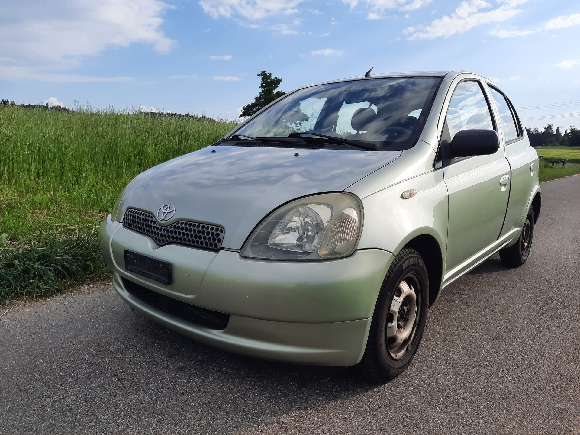 TOYOTA Yaris 1.3 Linea Luna-image-0