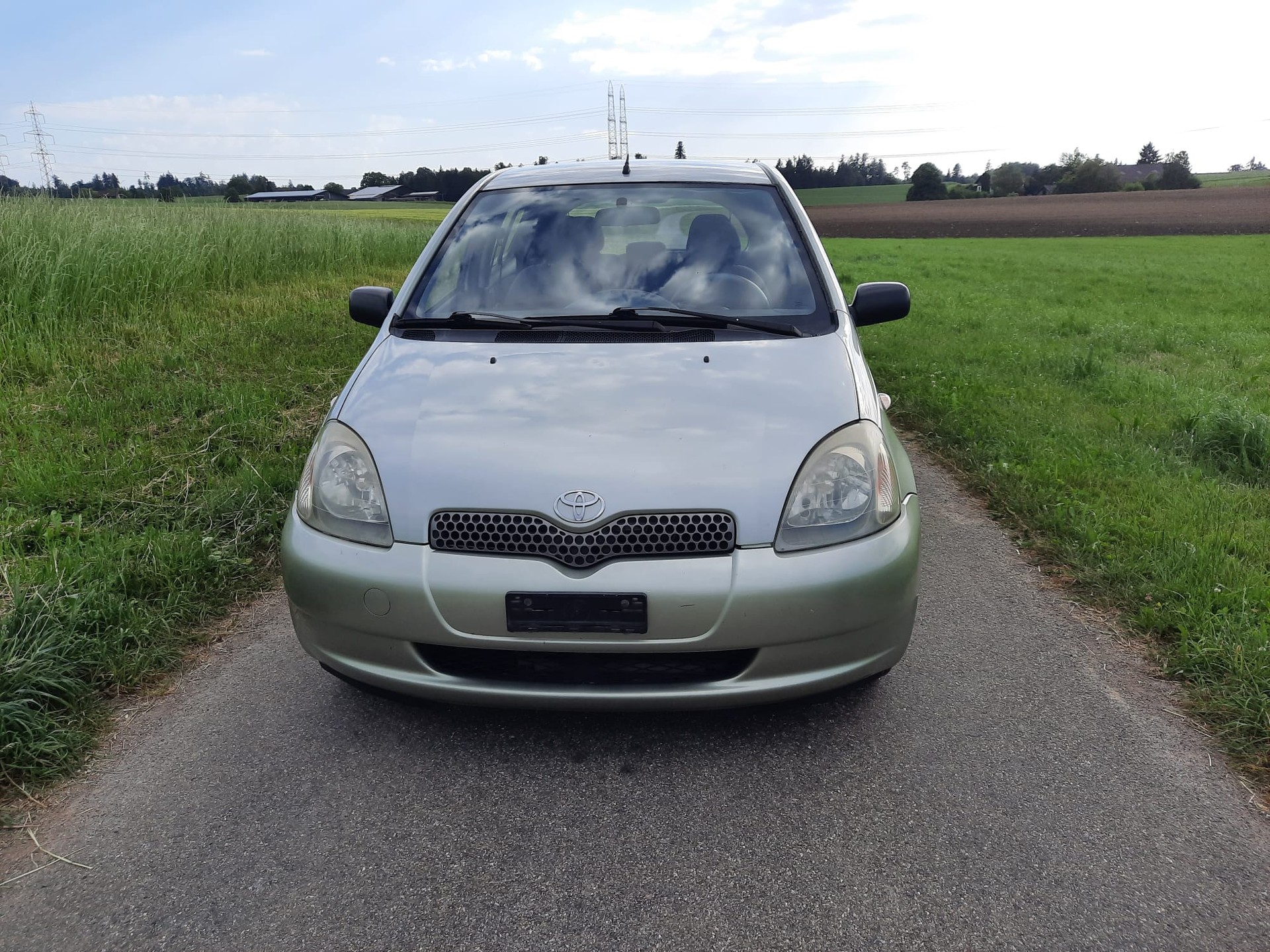 TOYOTA Yaris 1.3 Linea Luna-image-2