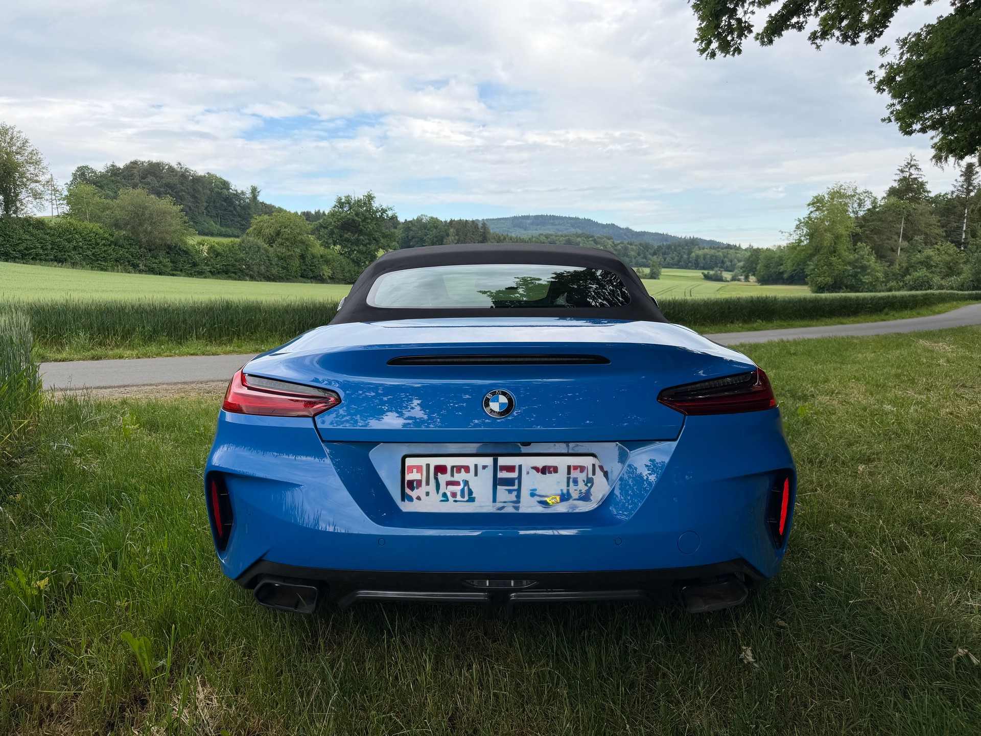 BMW M40i-image-1
