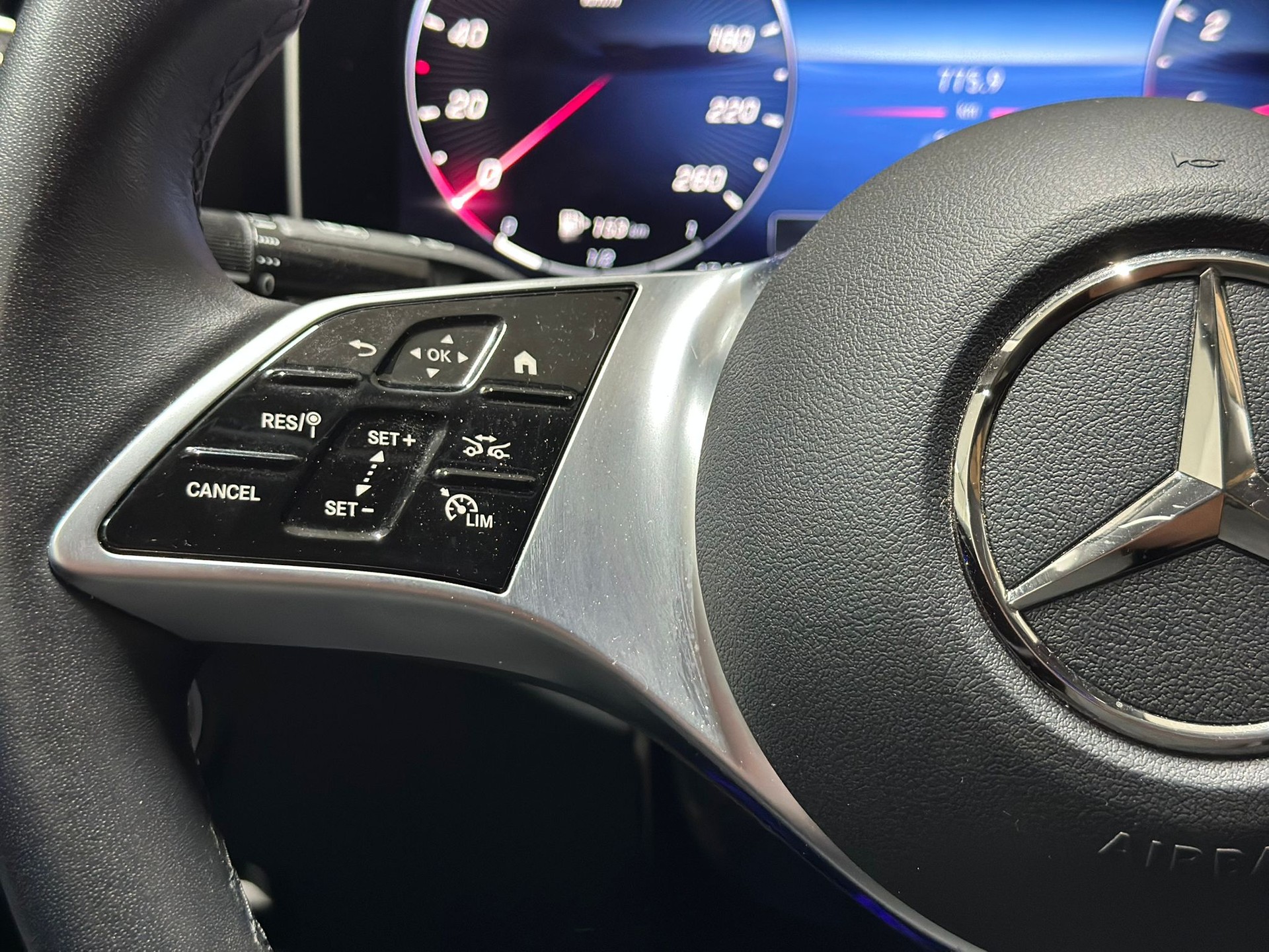 MERCEDES-BENZ C 200 4Matic Avantgarde-image-14