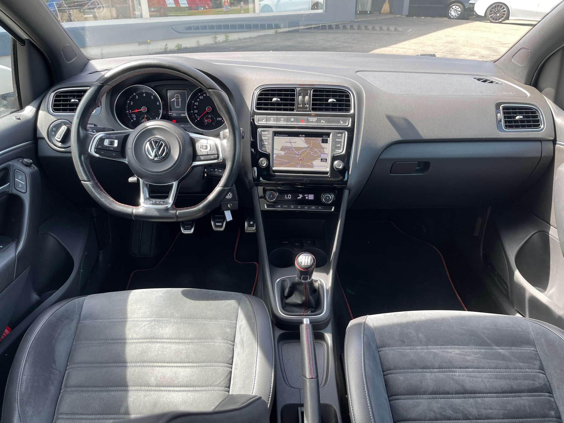 VW Polo 1.8 TSI GTI-image-4
