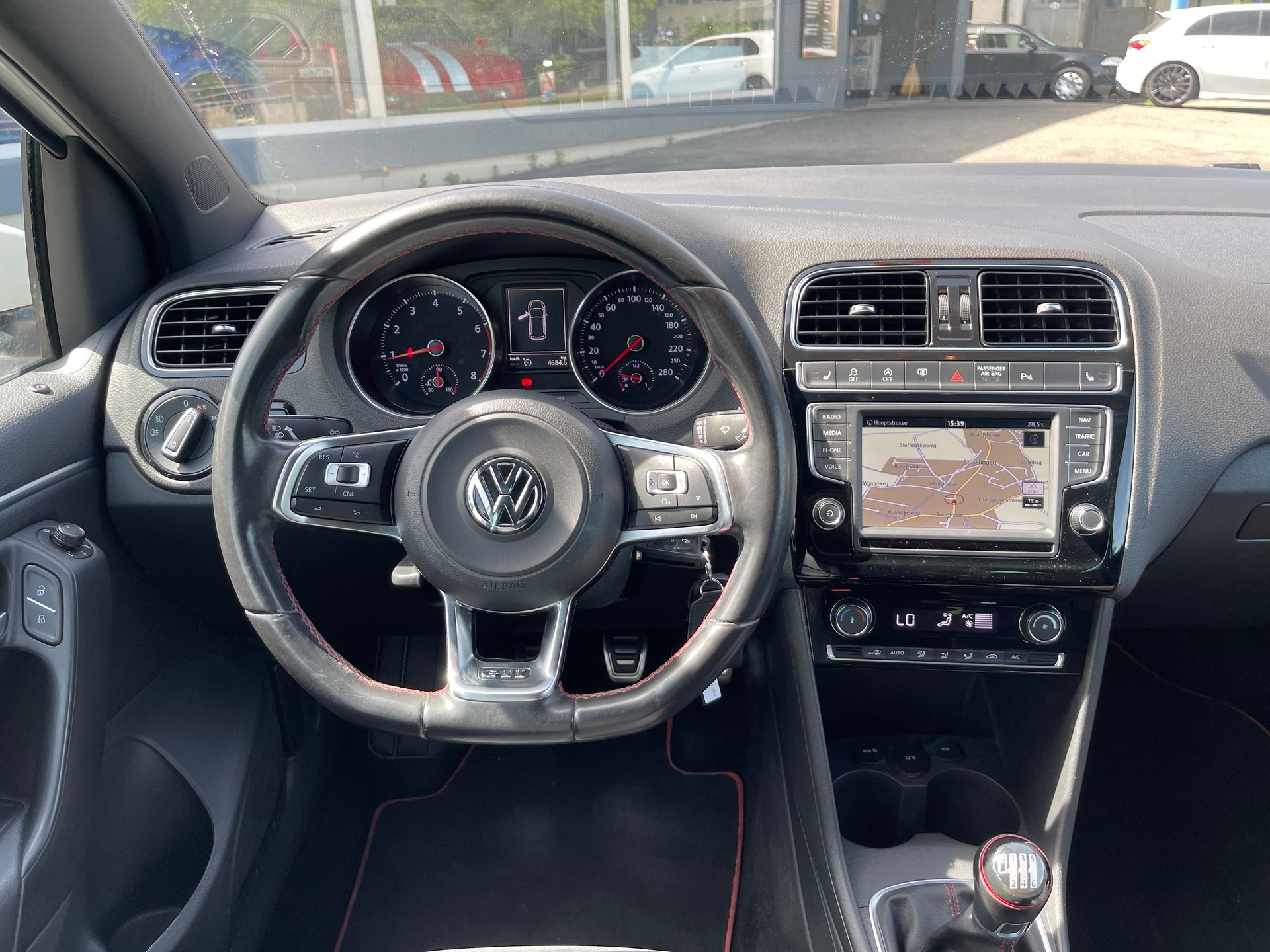 VW Polo 1.8 TSI GTI-image-5