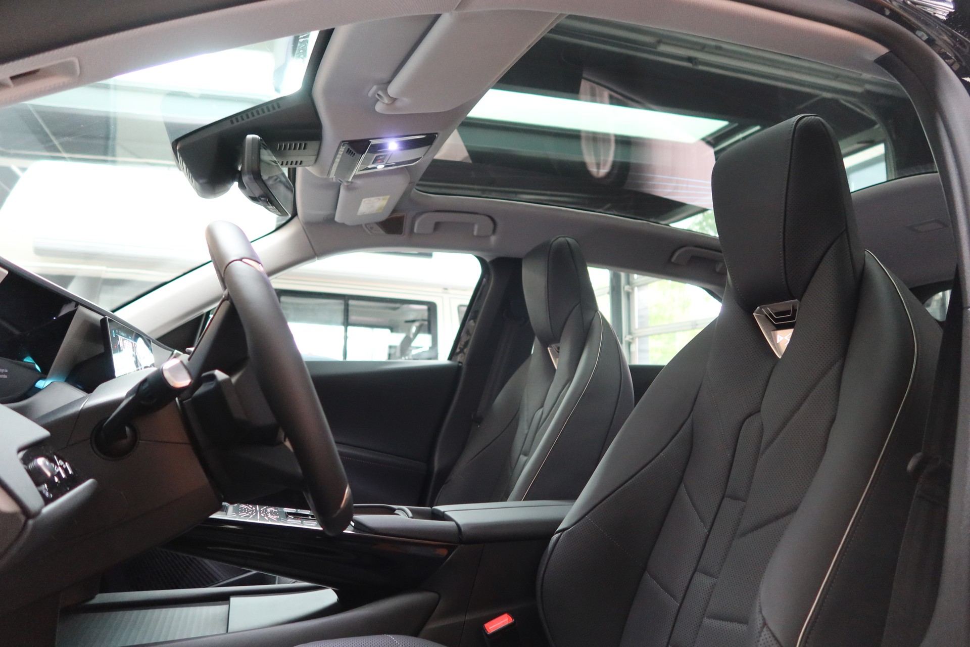 DS AUTOMOBILES DS N8 E-T 350 Etoile LR-image-9