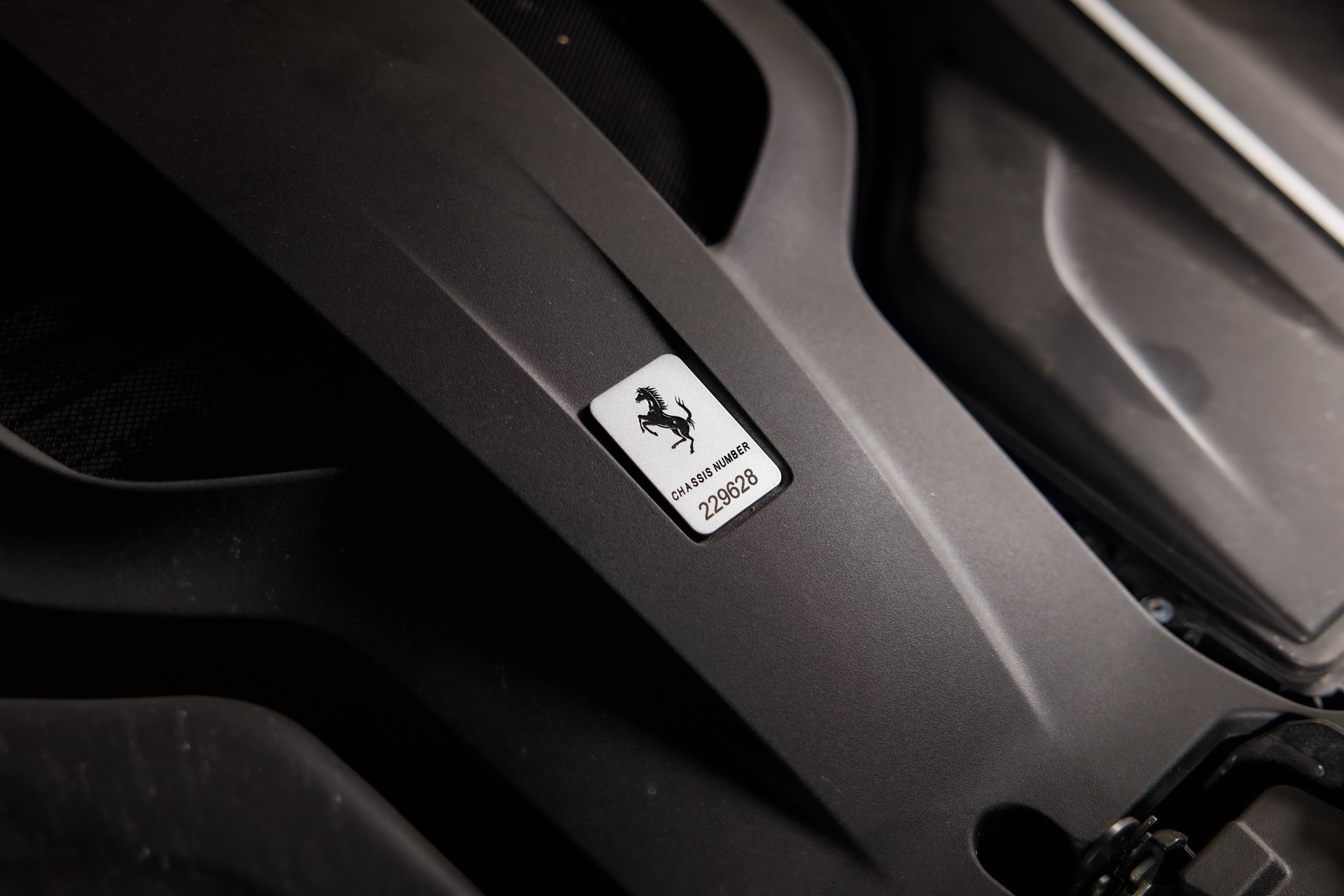 FERRARI GTC 4 Lusso Tailor Made 70 Anni Collection-image-22