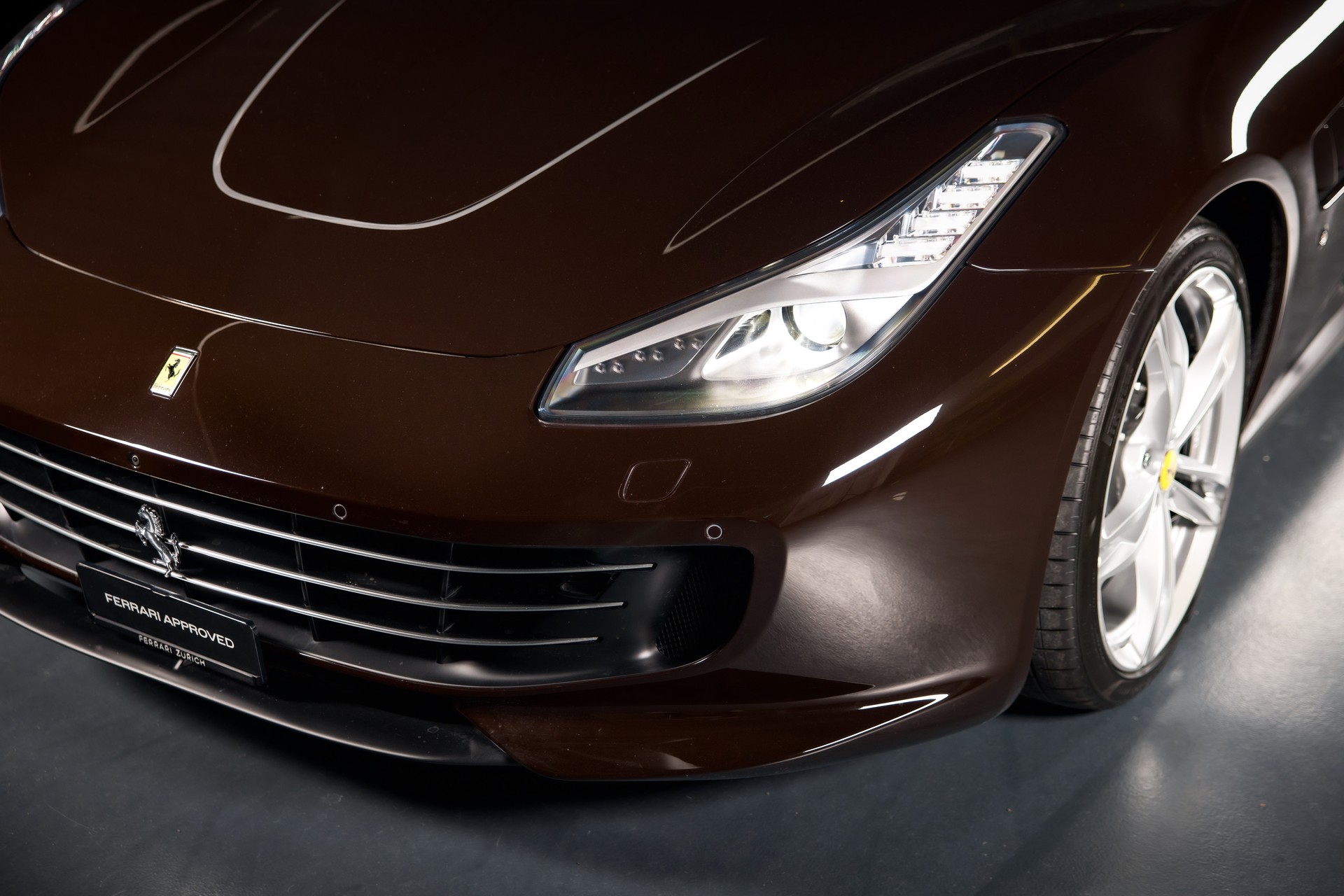 FERRARI GTC 4 Lusso Tailor Made 70 Anni Collection-image-8