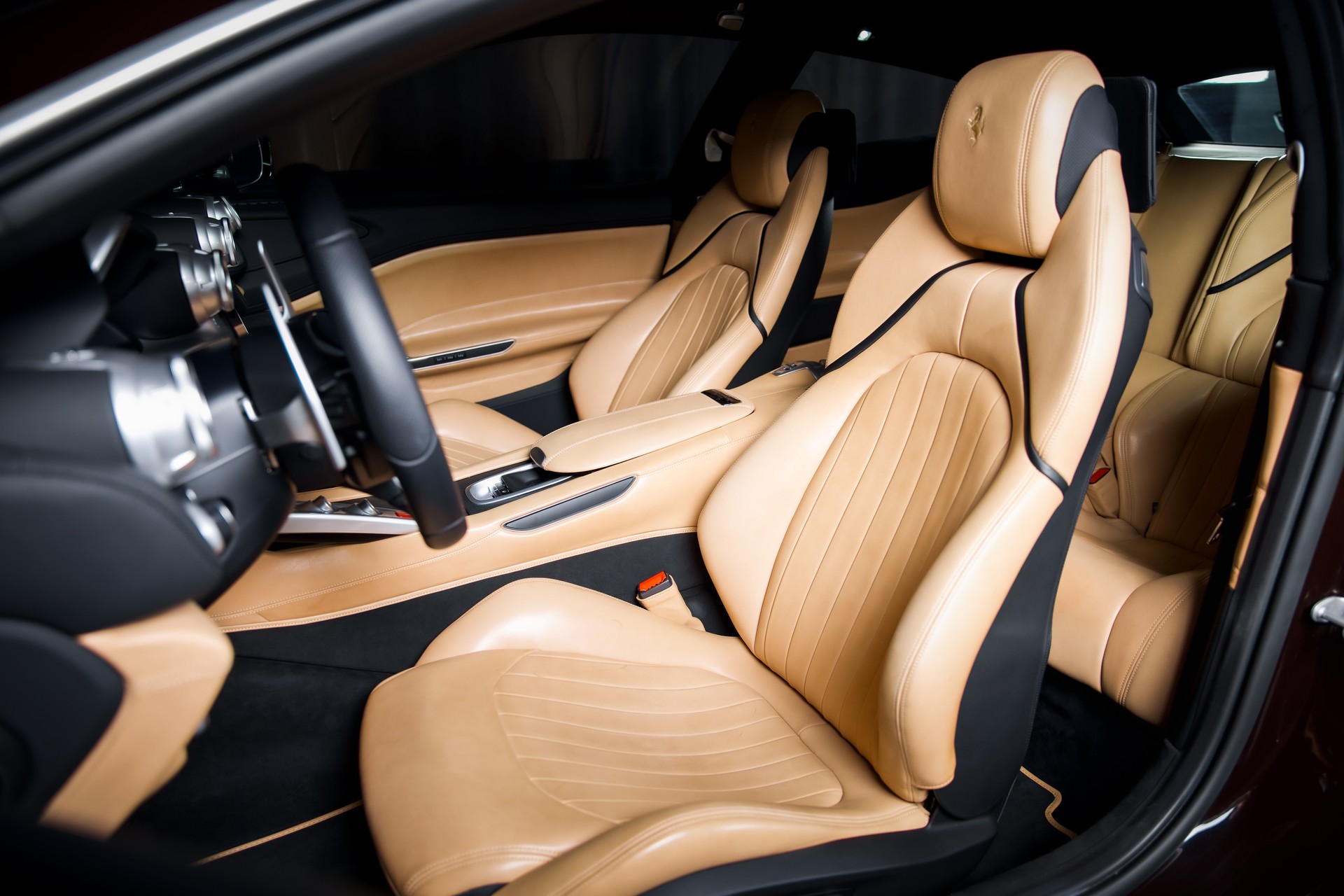 FERRARI GTC 4 Lusso Tailor Made 70 Anni Collection-image-15