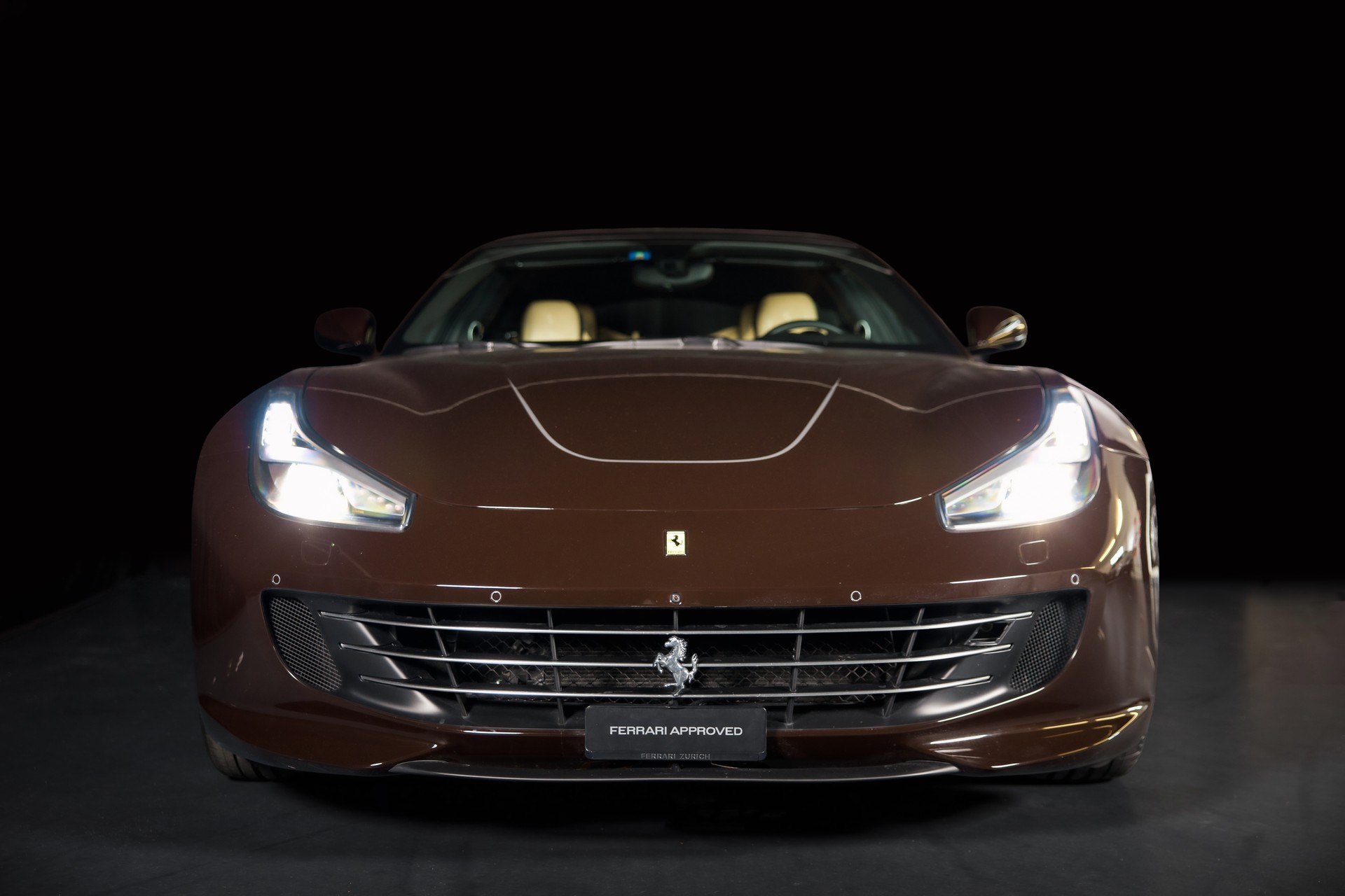FERRARI GTC 4 Lusso Tailor Made 70 Anni Collection-image-2
