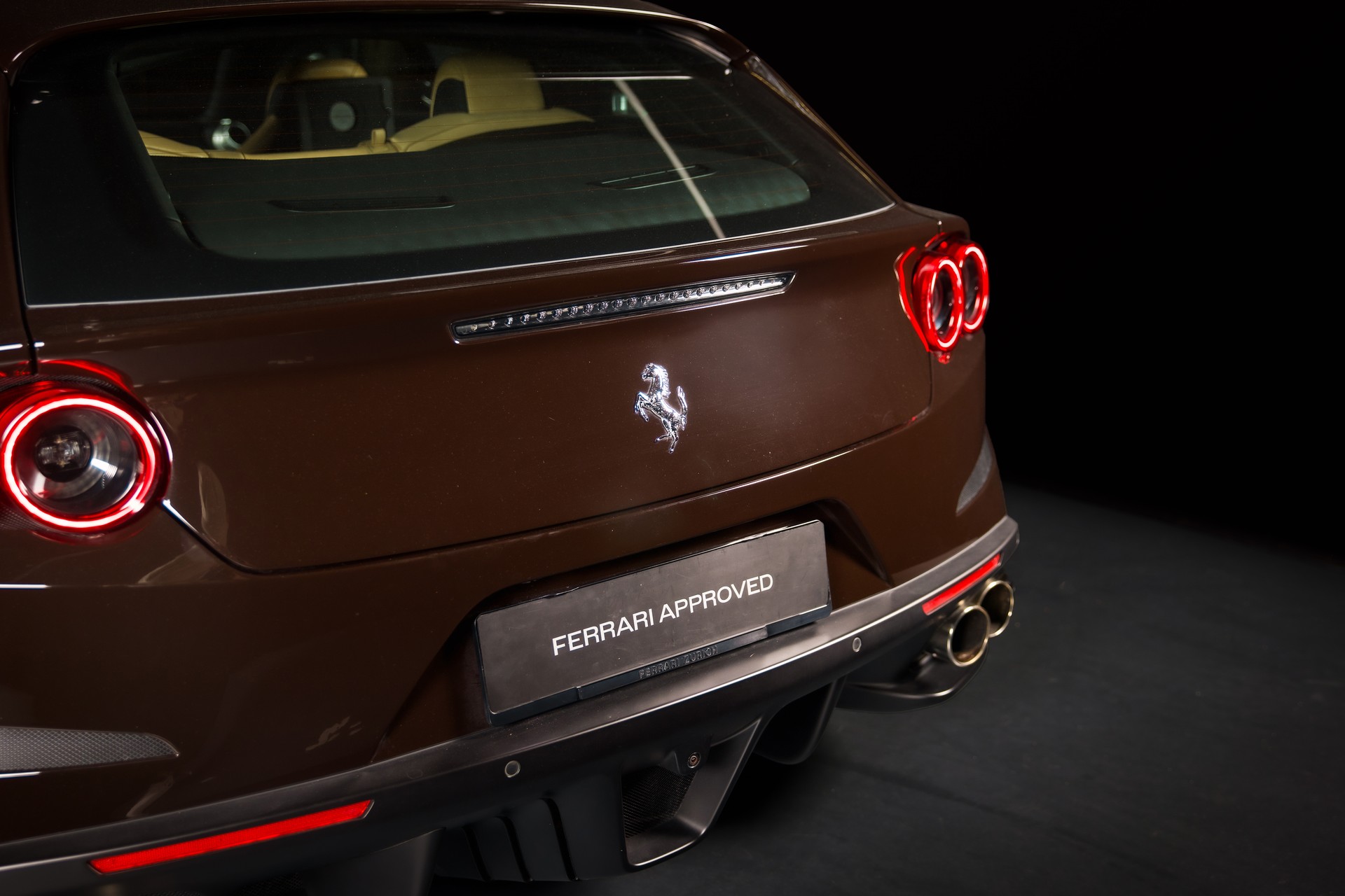 FERRARI GTC 4 Lusso Tailor Made 70 Anni Collection-image-11