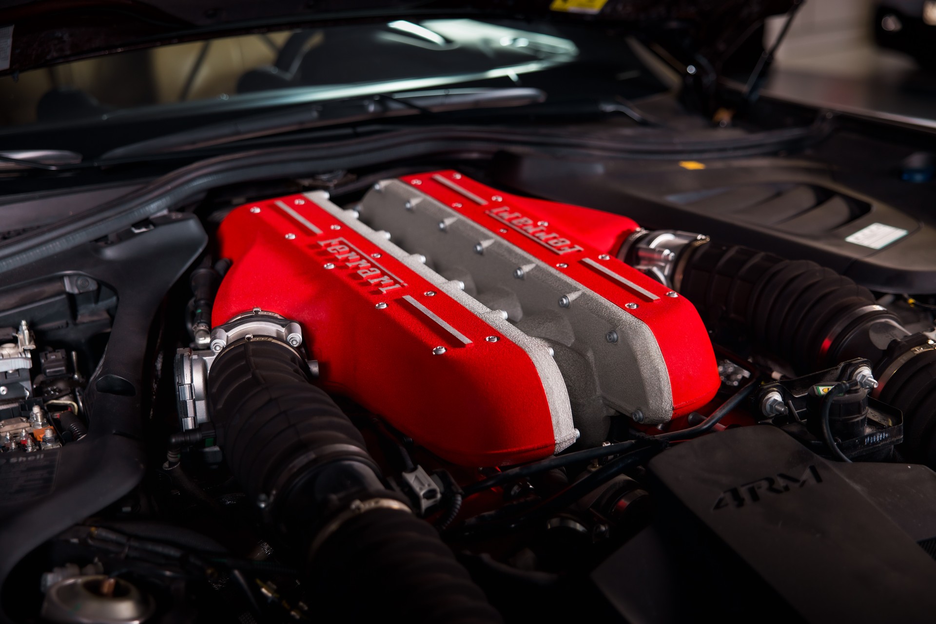 FERRARI GTC 4 Lusso Tailor Made 70 Anni Collection-image-21