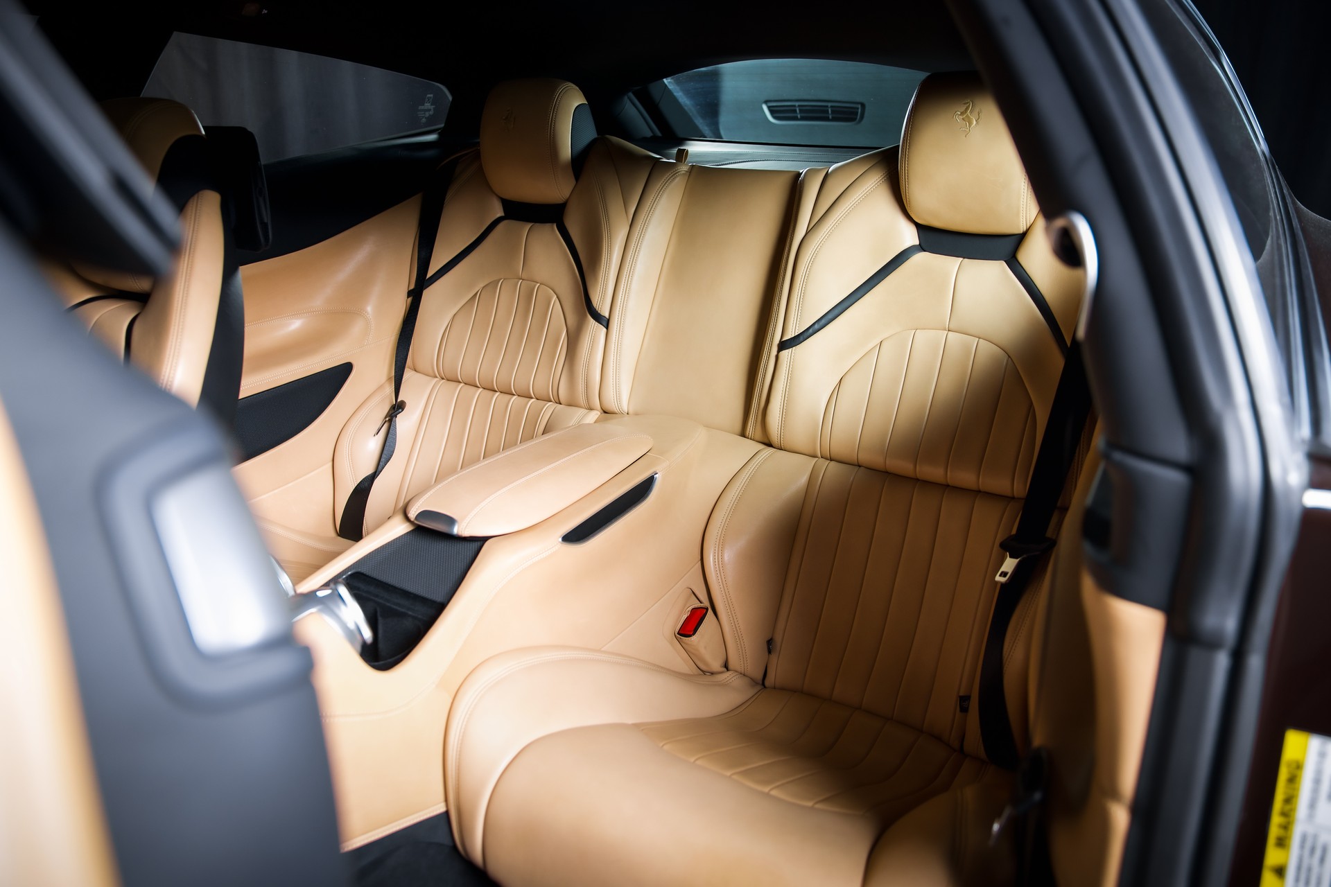 FERRARI GTC 4 Lusso Tailor Made 70 Anni Collection-image-19