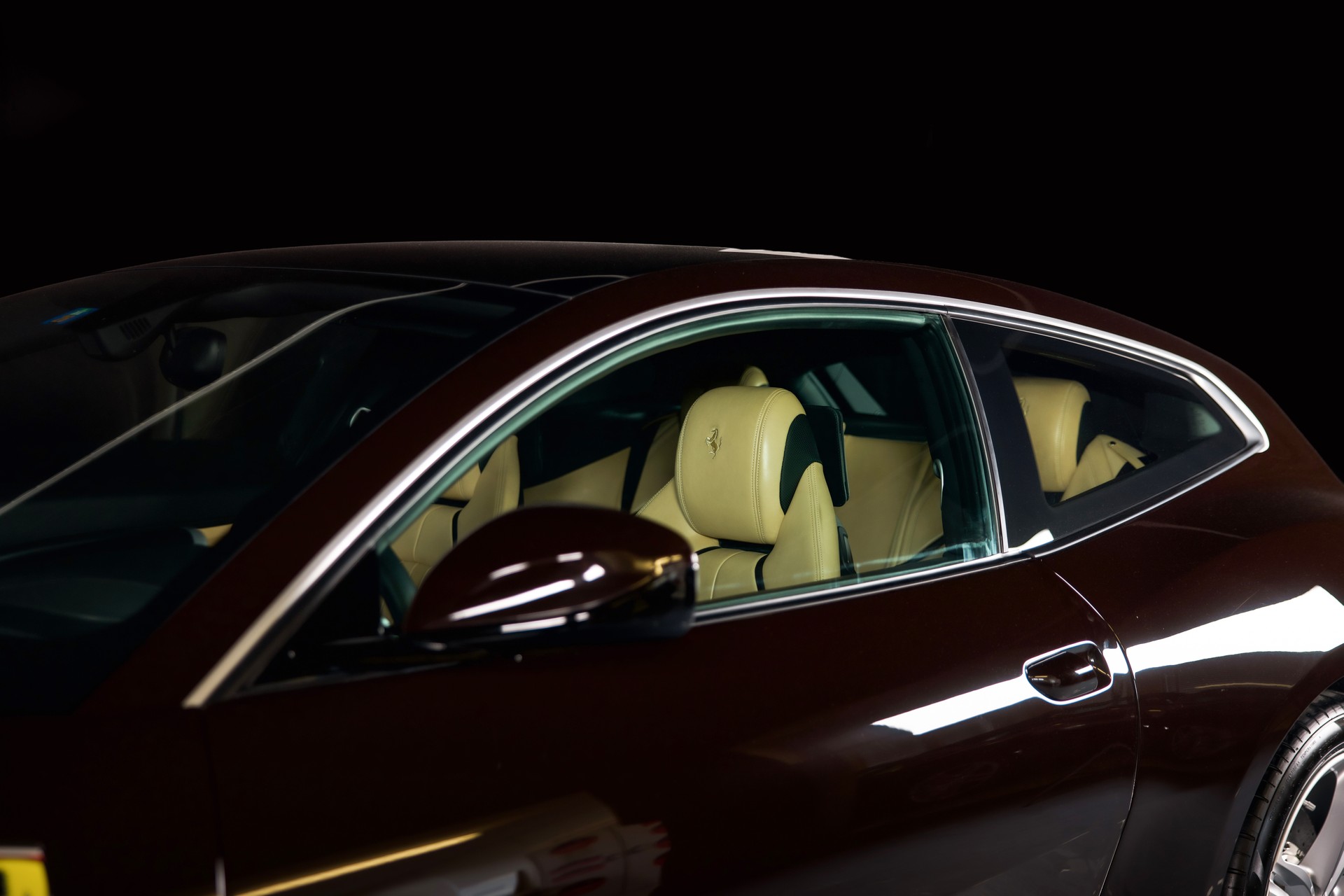 FERRARI GTC 4 Lusso Tailor Made 70 Anni Collection-image-10
