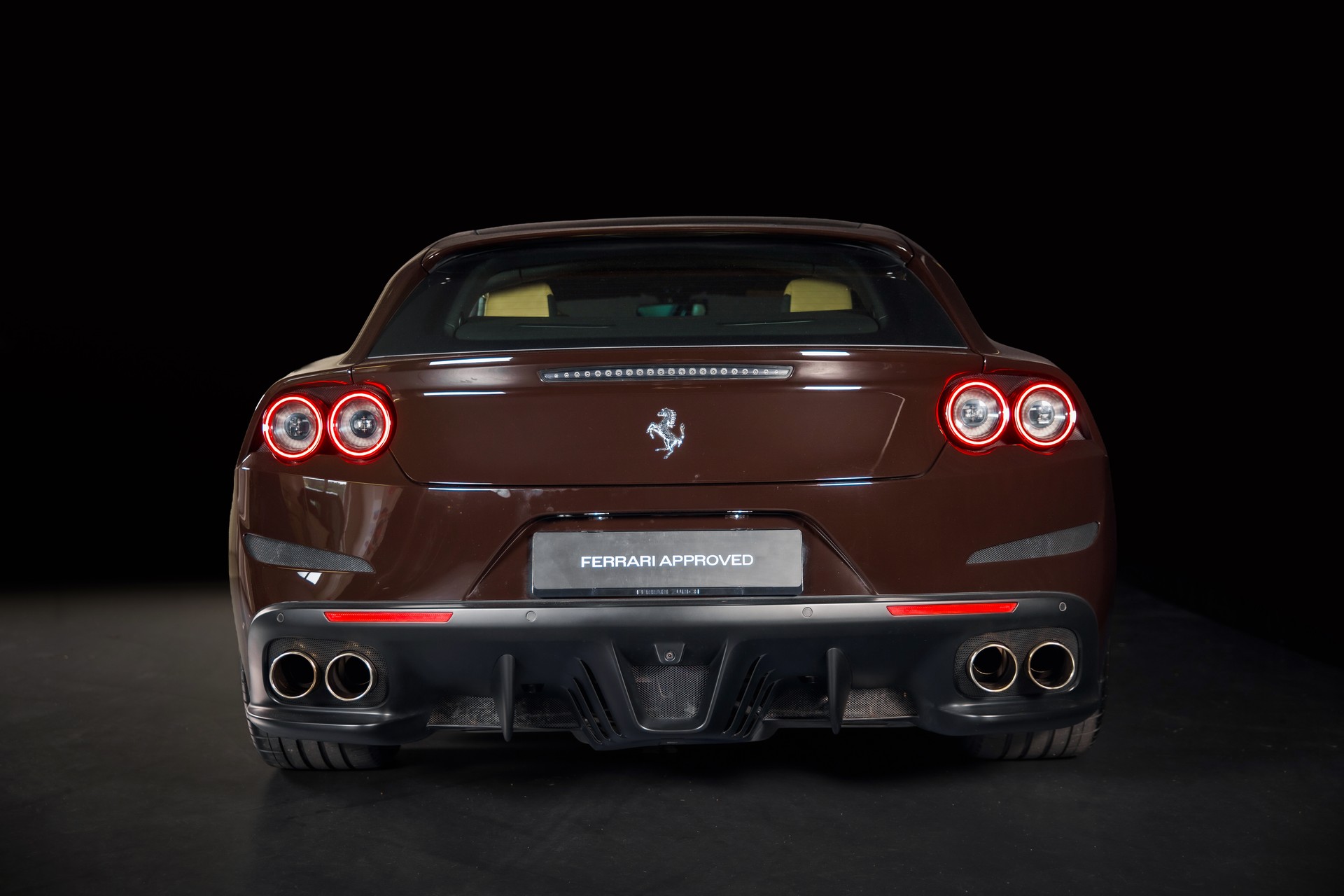 FERRARI GTC 4 Lusso Tailor Made 70 Anni Collection-image-5