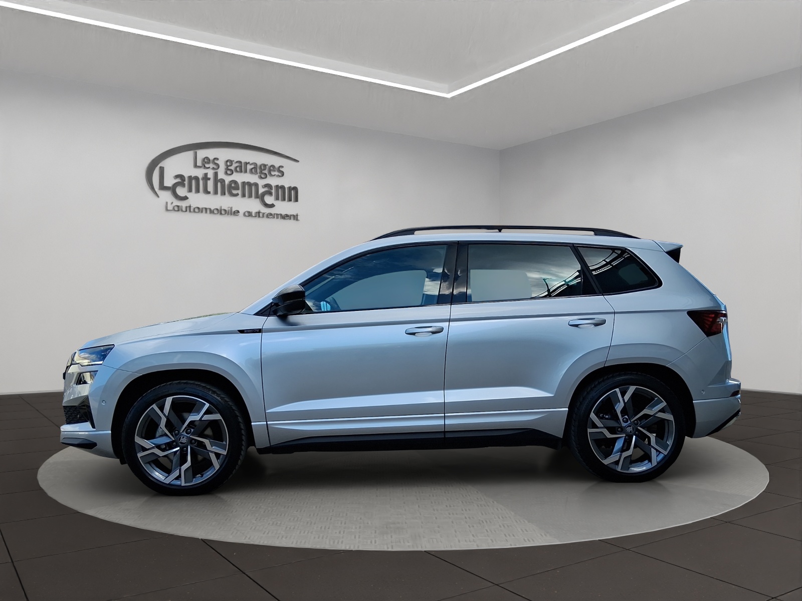 SKODA Karoq 2.0 TSI SportLine 4x4 DSG-showroom-element-1