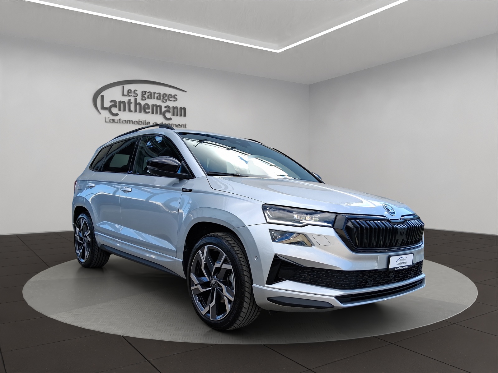 SKODA Karoq 2.0 TSI SportLine 4x4 DSG-image-5